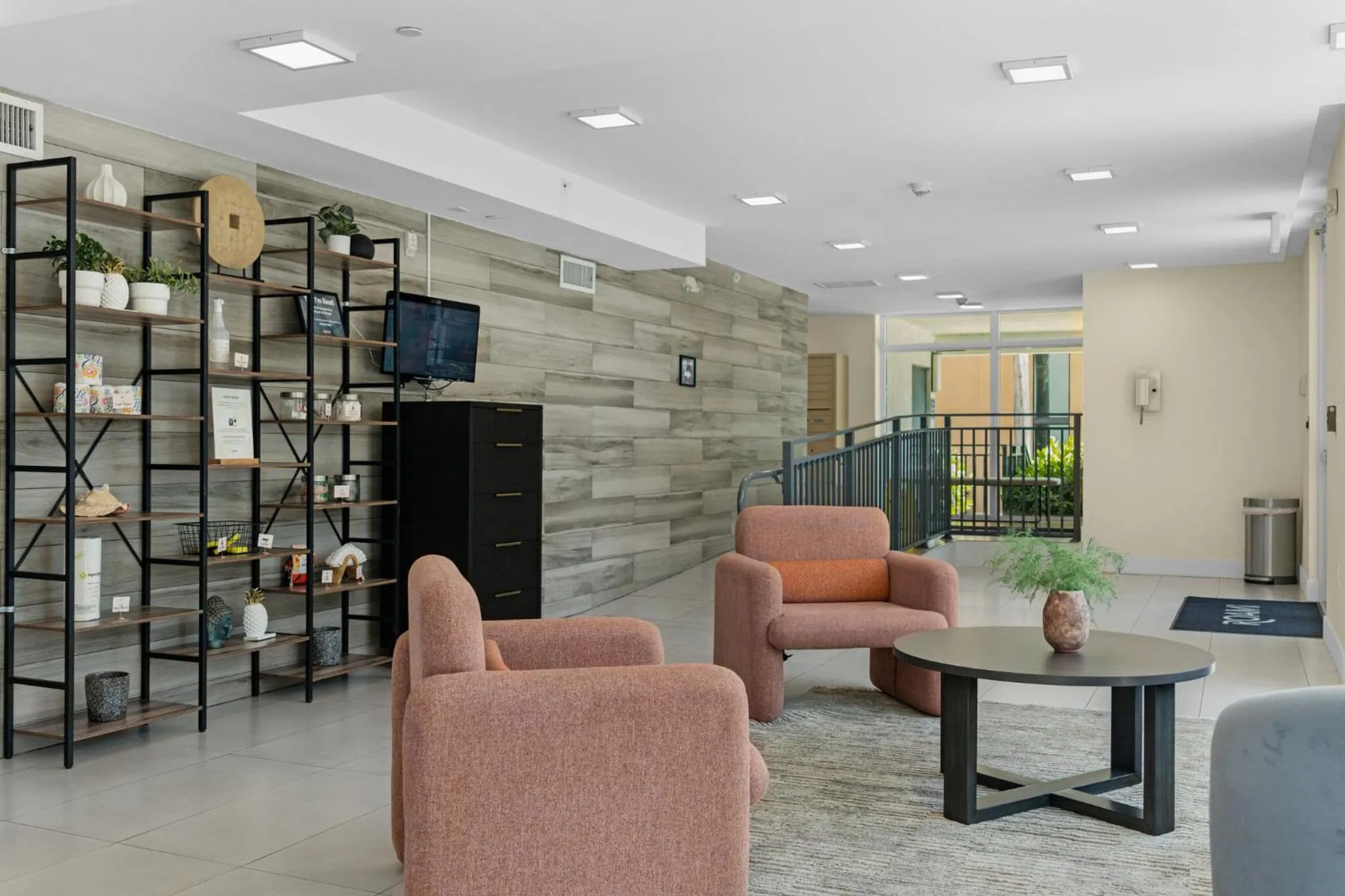 Communal lounge/ TV room in Roami at Grove 27