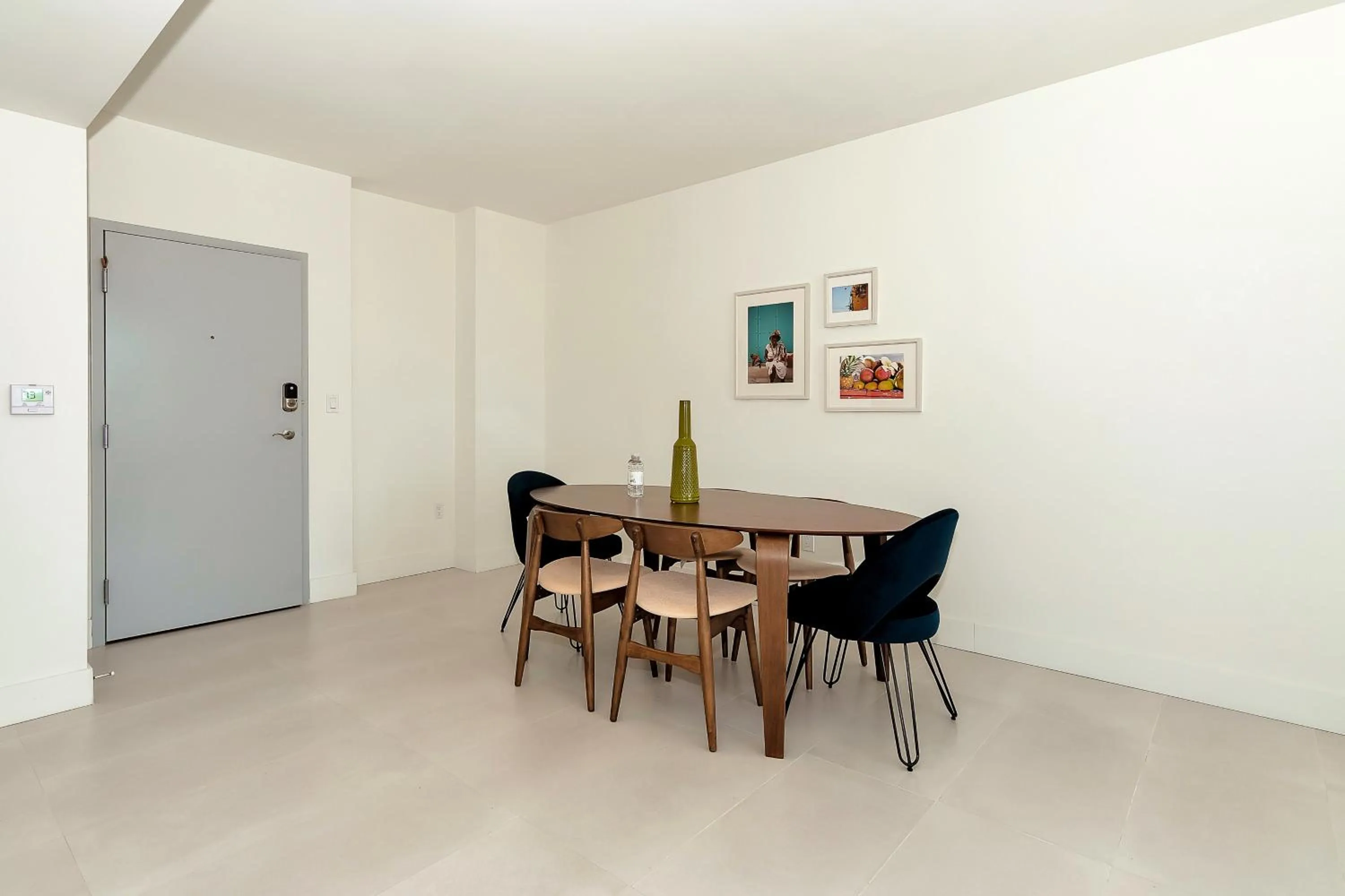 Dining area in Roami at Grove 27