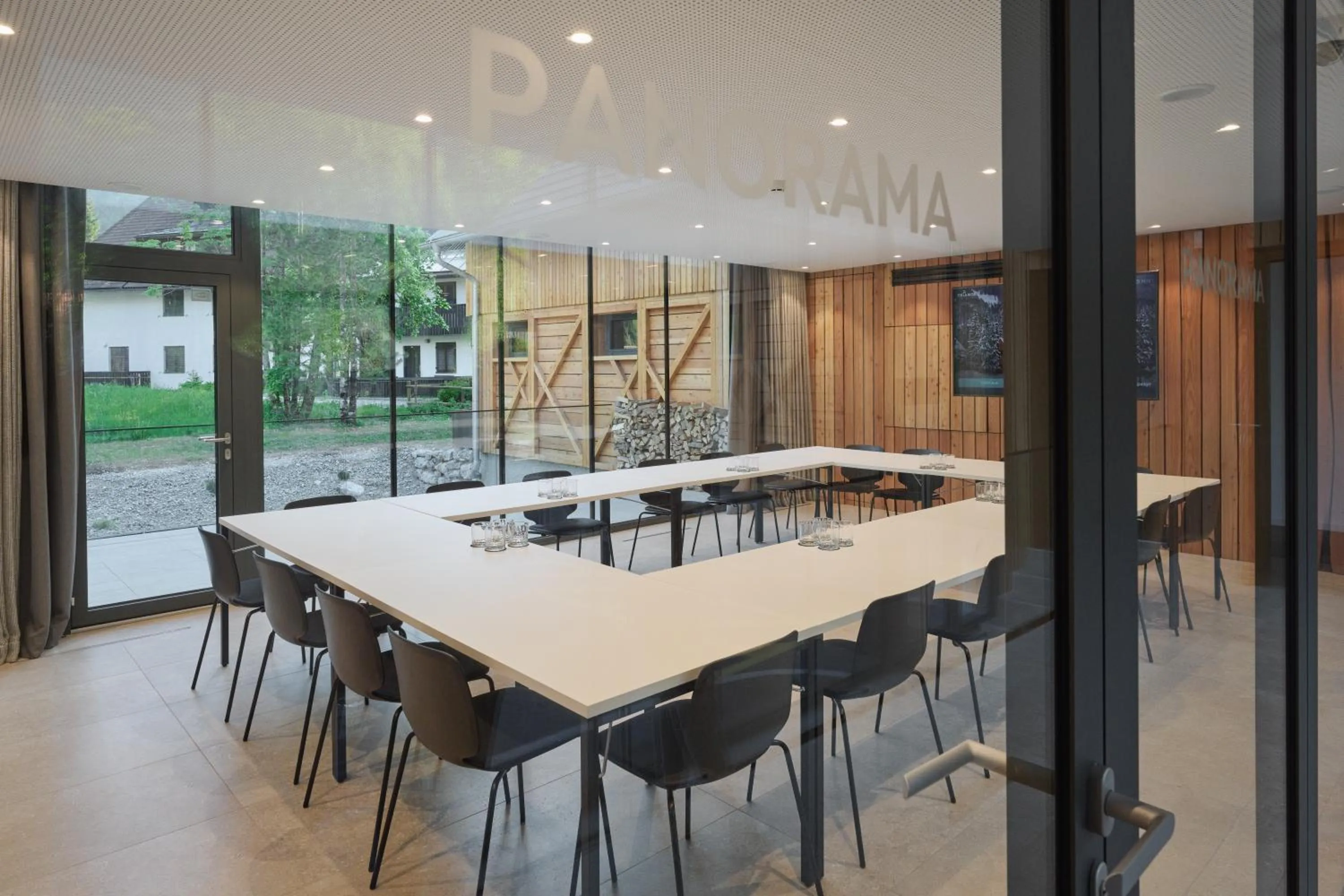 Meeting/conference room in Triangel Boutique Hotel