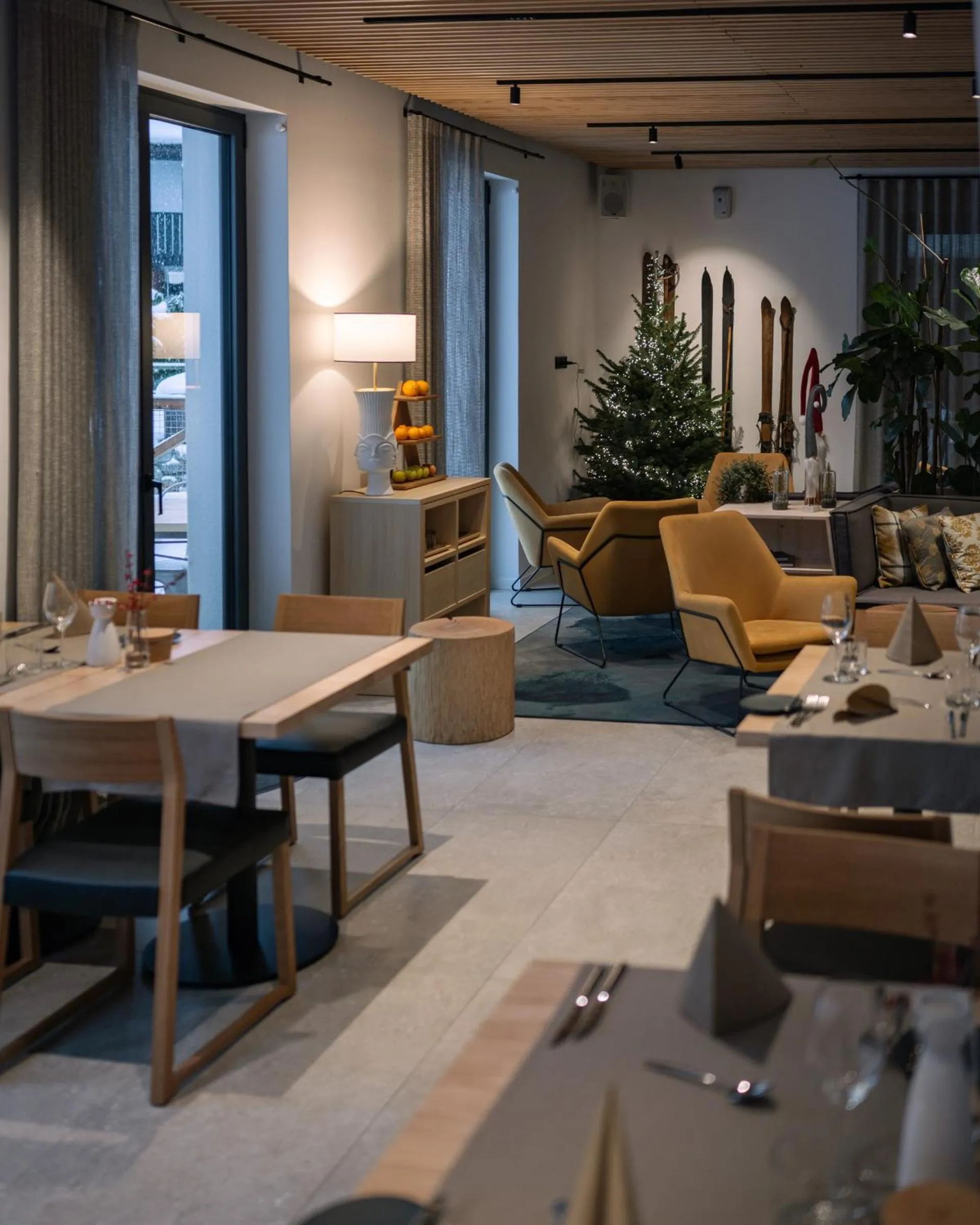 Restaurant/places to eat in Triangel Boutique Hotel