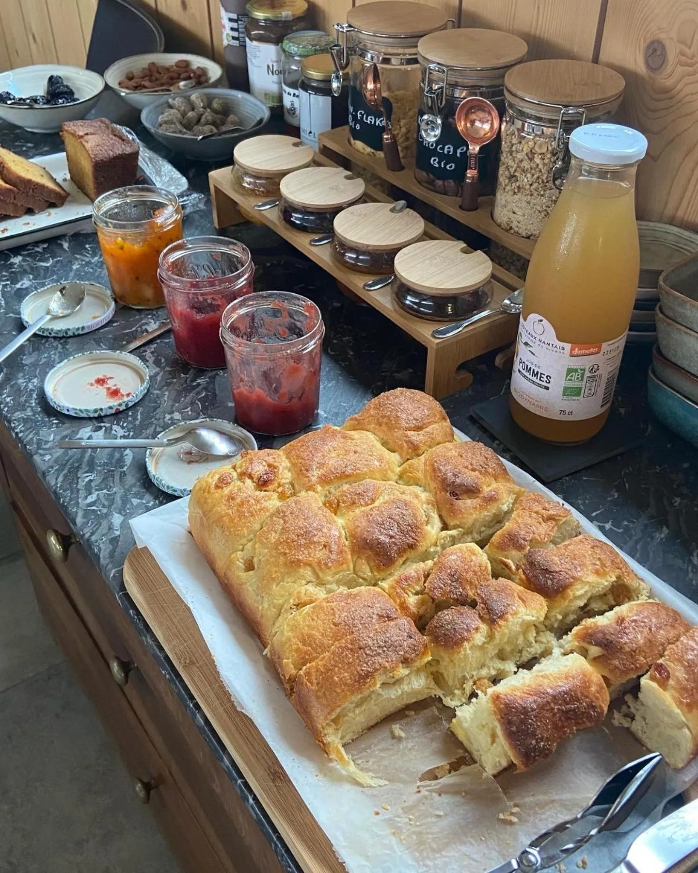 Breakfast in L’ARDOISIÈRE, maison d’hôtes et d’amis