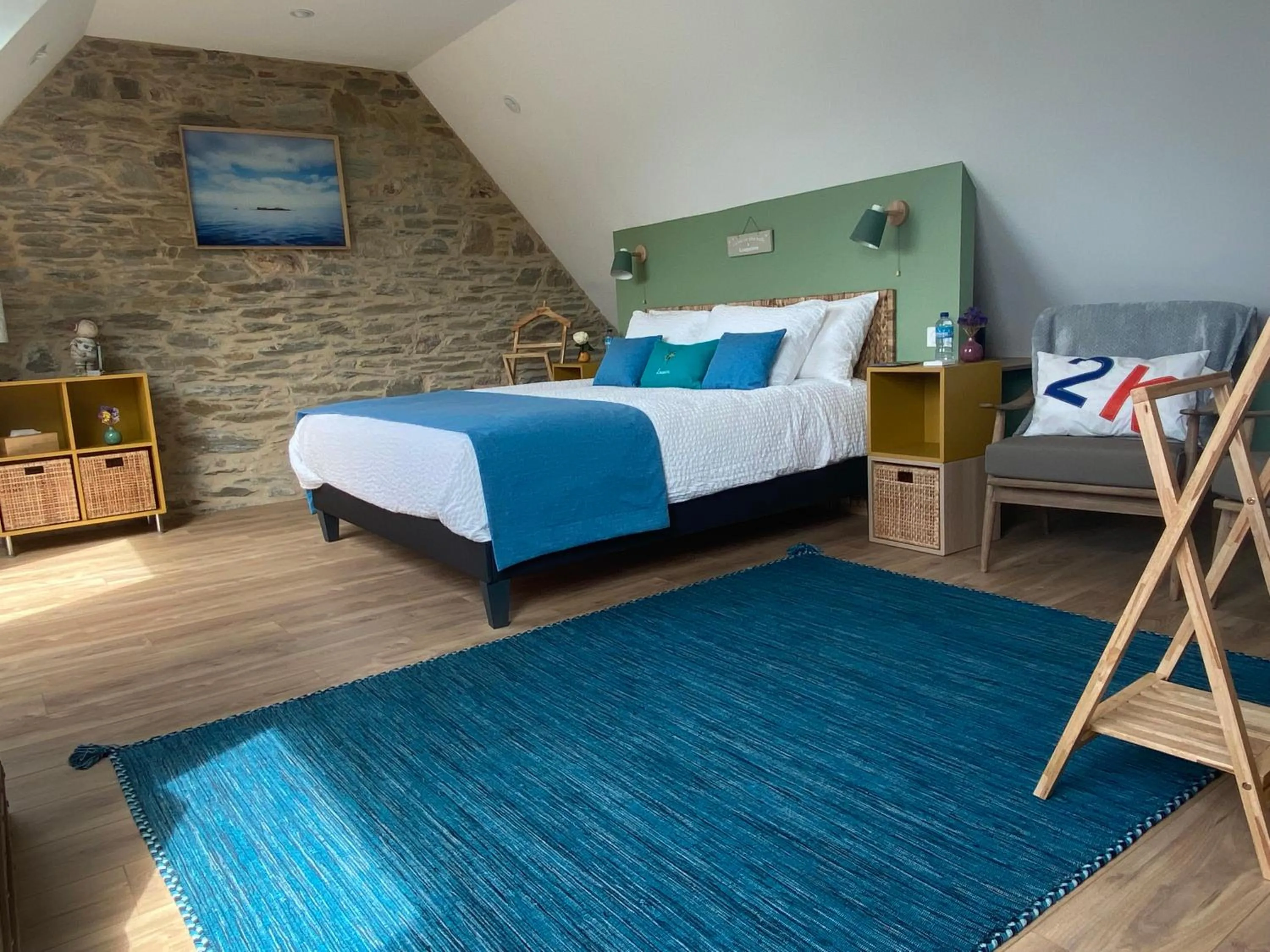 Photo of the whole room, Bed in L’ARDOISIÈRE, maison d’hôtes et d’amis