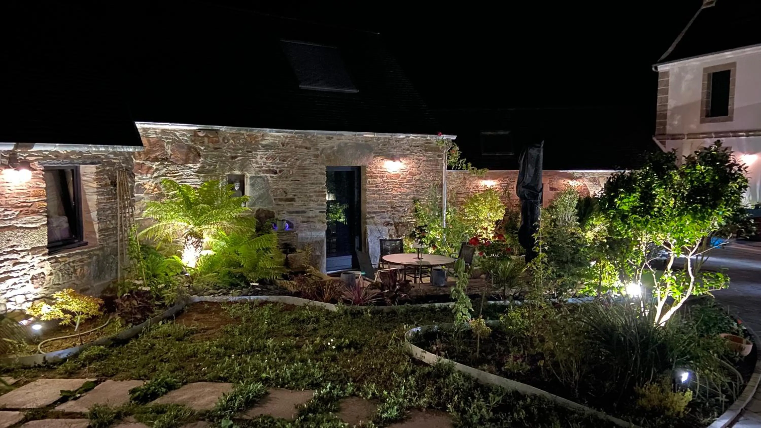 Patio in L’ARDOISIÈRE, maison d’hôtes et d’amis