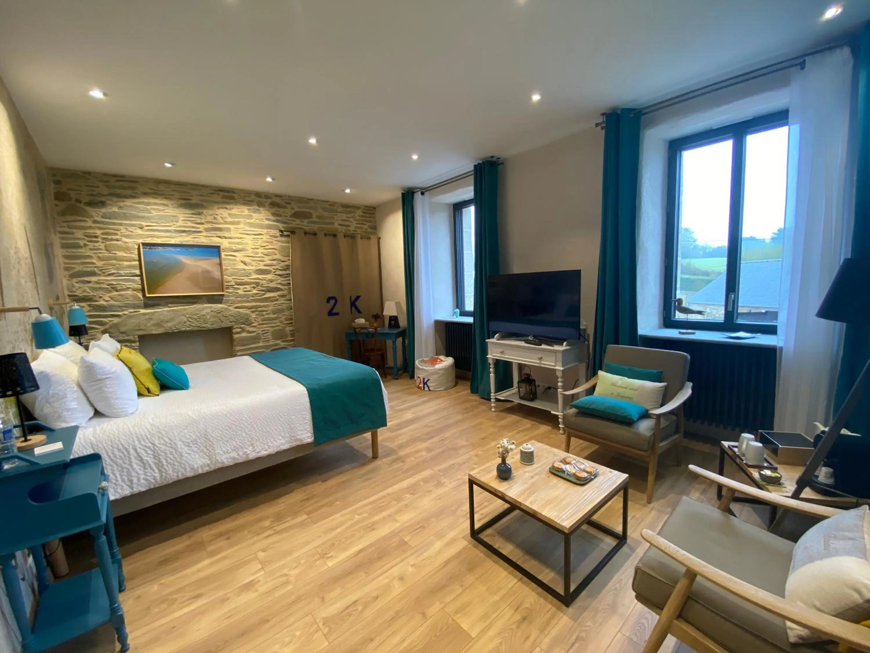 Photo of the whole room, Bed in L’ARDOISIÈRE, maison d’hôtes et d’amis