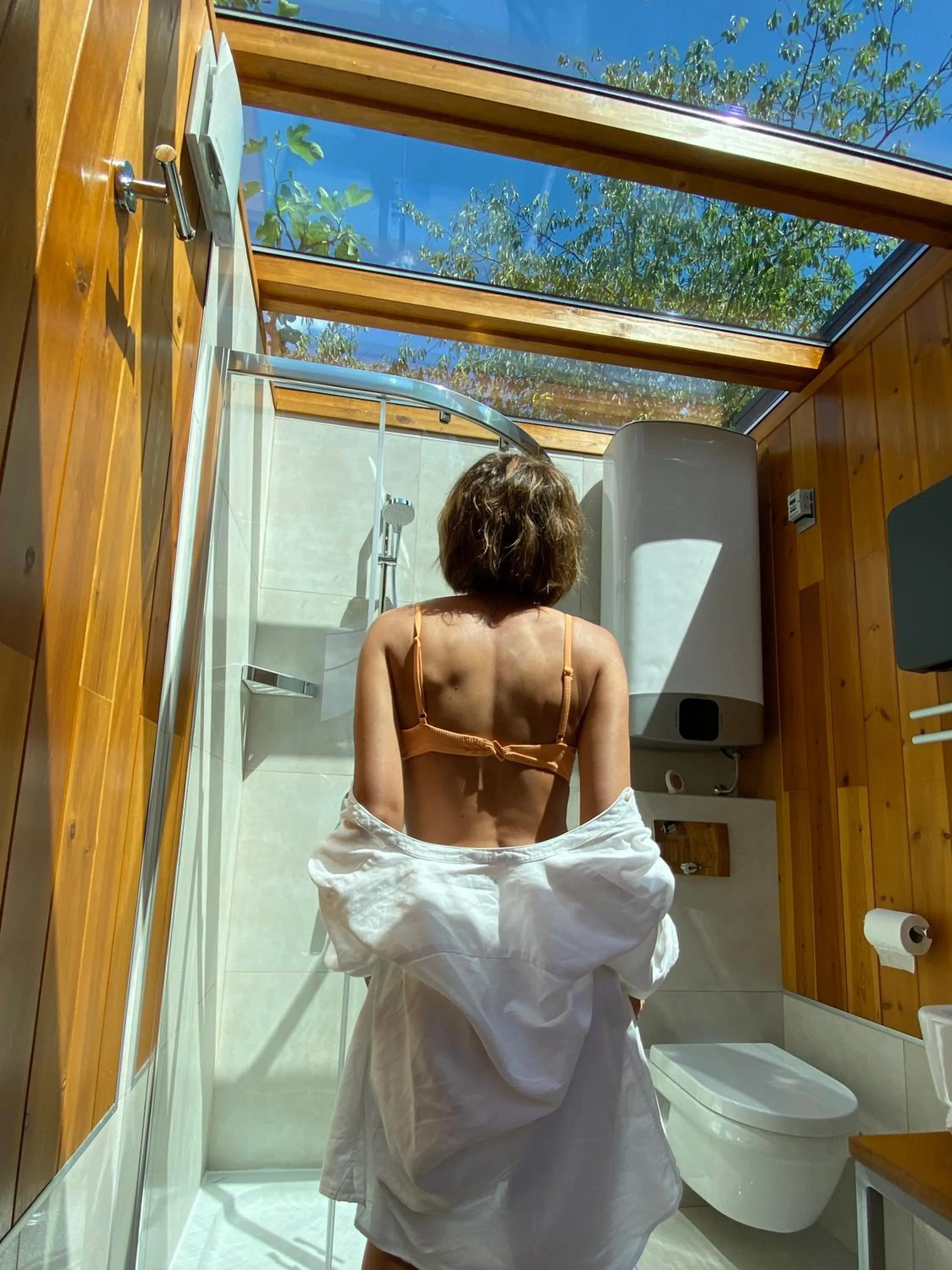 Bathroom in LA RÉSERVE DE L'AUBE - Hébergements insolites Luxe et Design