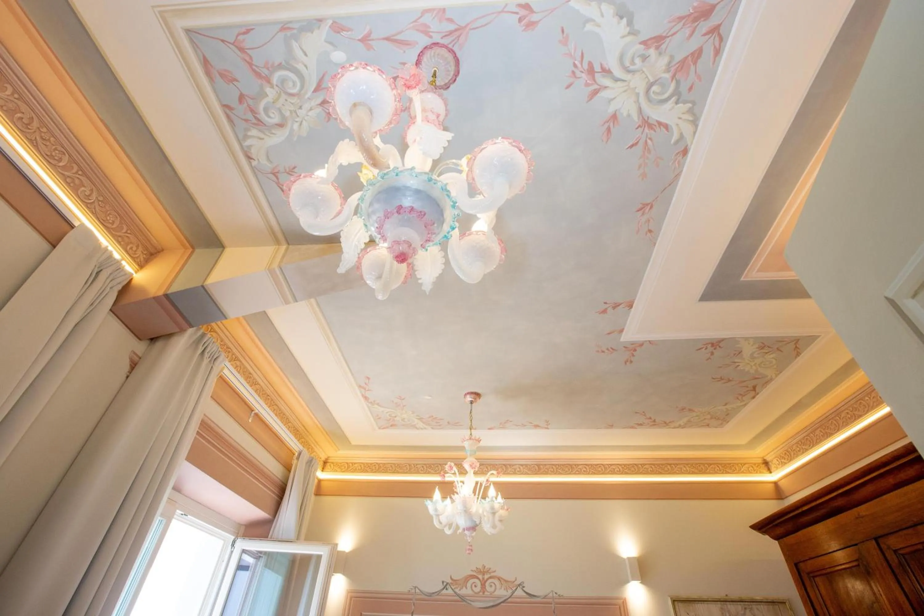 Decorative detail in Villa Tortorelli