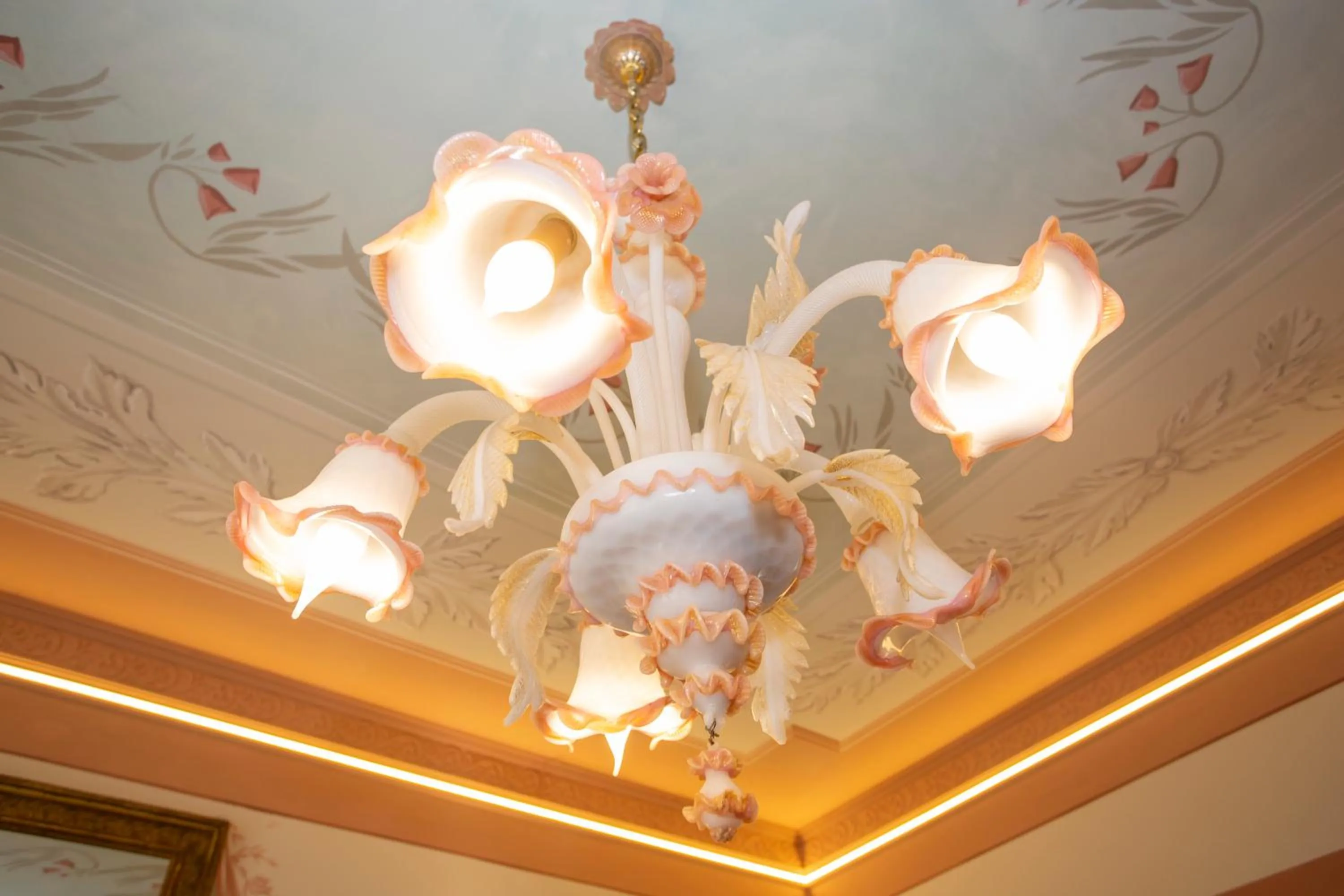 Decorative detail in Villa Tortorelli