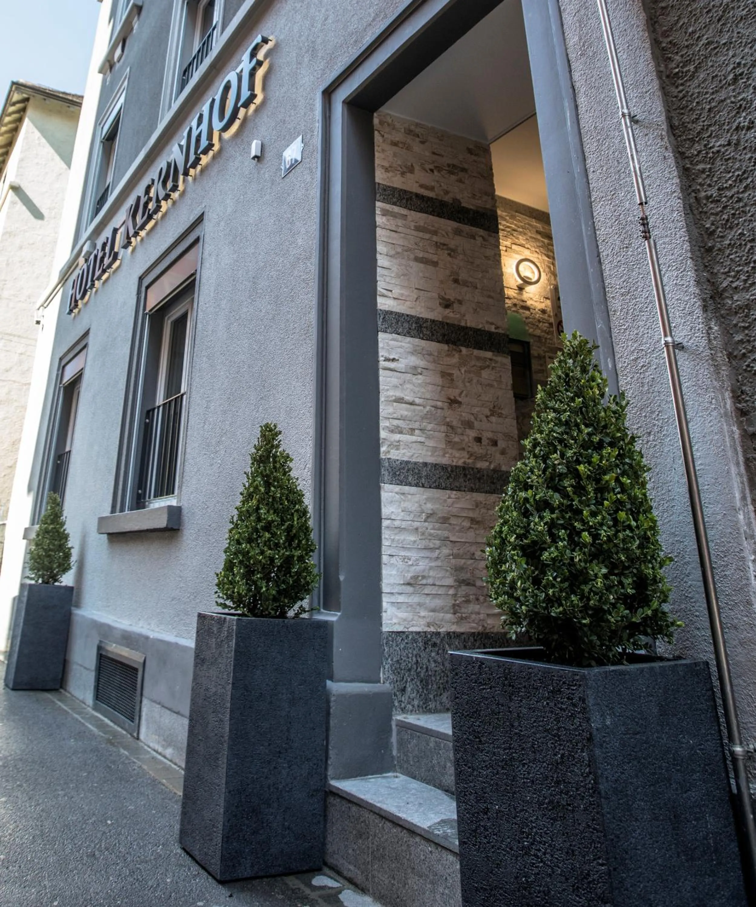 Property building in Self Check-In Hotel Kernhof Langstrasse