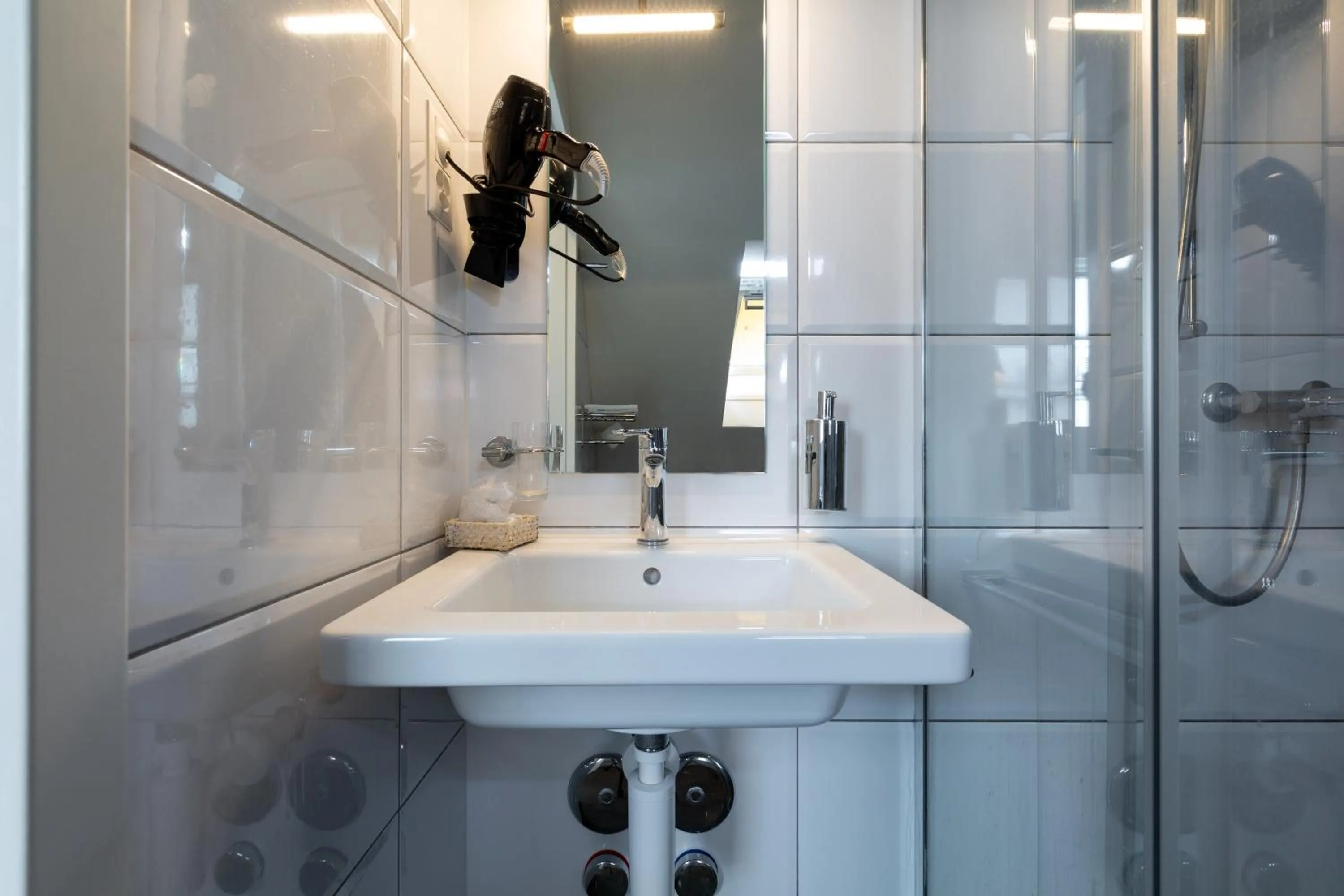 Shower in Hotel Kernhof Self Check-In