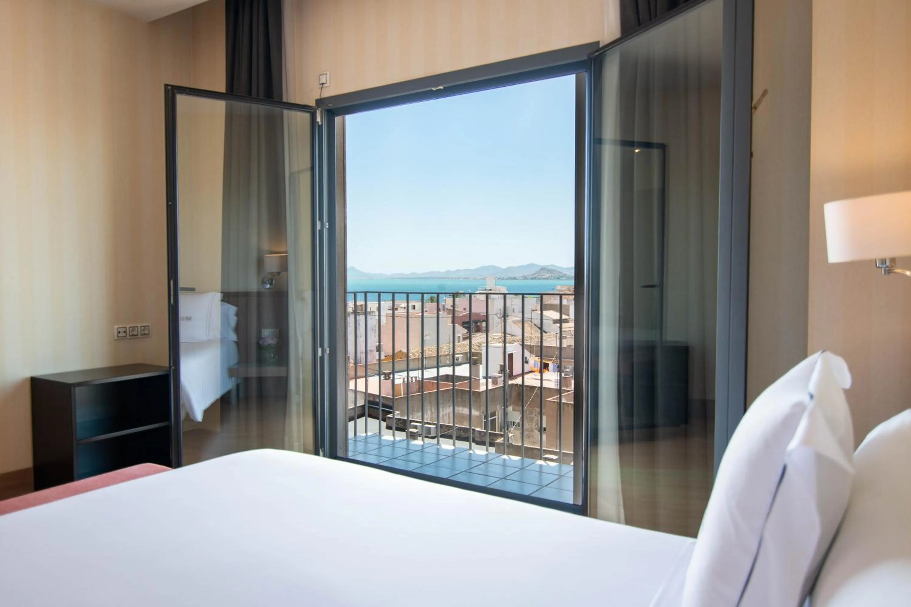 View (from property/room), Bed in Hotel Ibersol Atrio del Mar