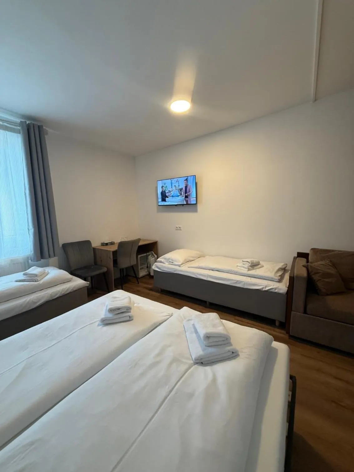 Photo of the whole room, Bed in Hotel Vogelweiderhof