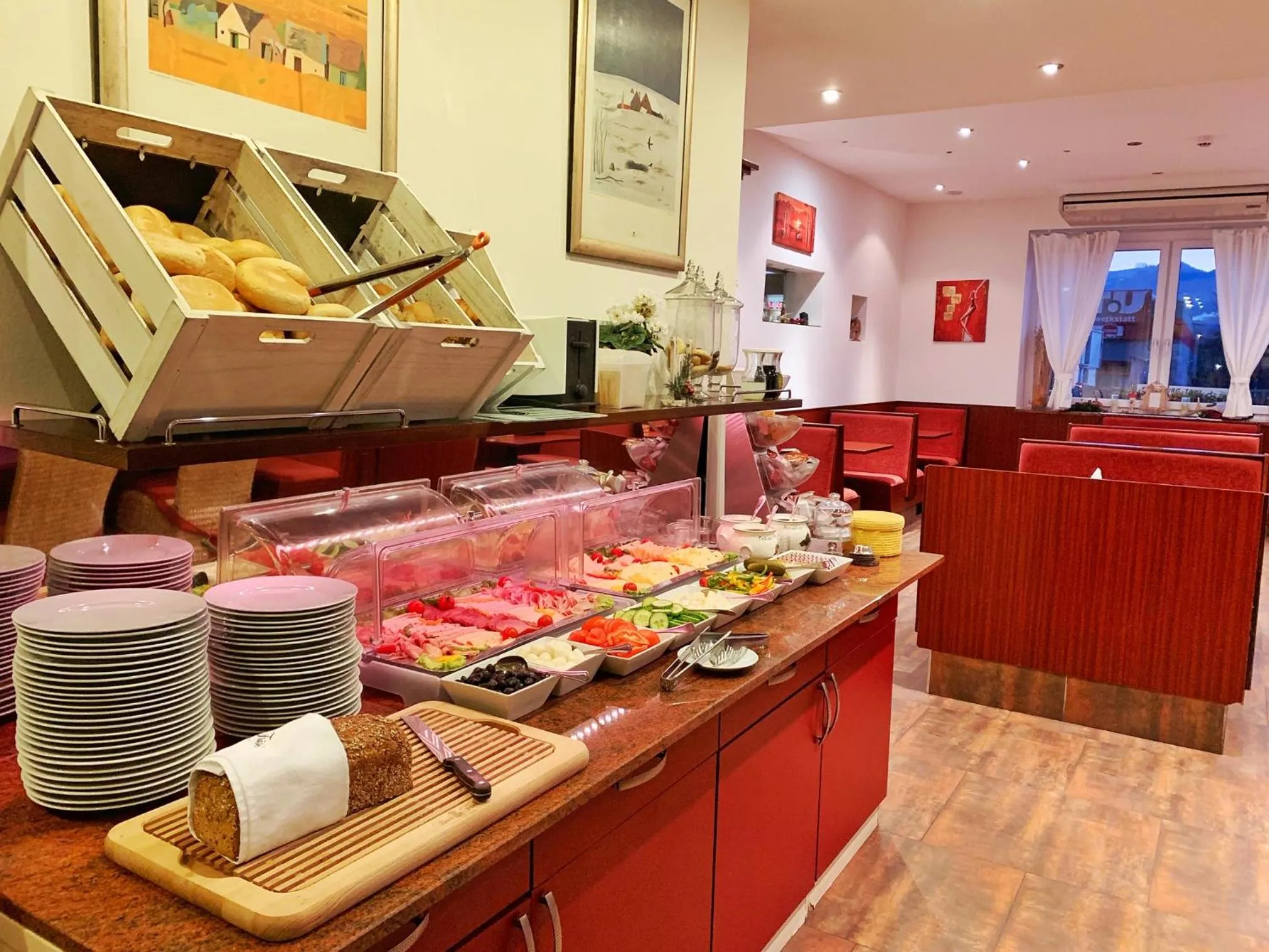 Buffet breakfast in Hotel Vogelweiderhof