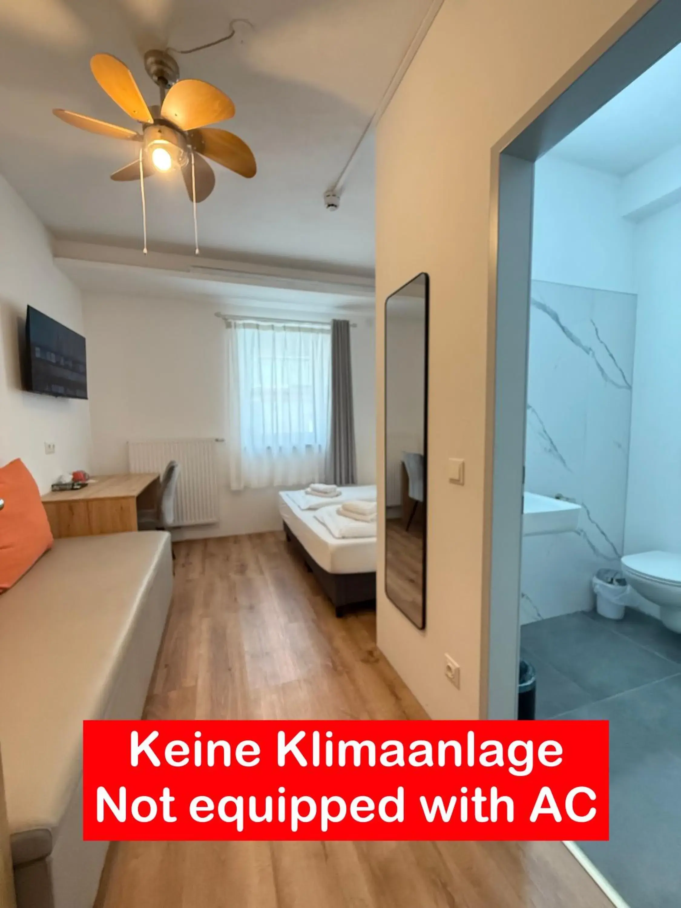 Small Double or Twin Room in Hotel Vogelweiderhof Small Double or Twin Room in Hotel Vogelweiderhof