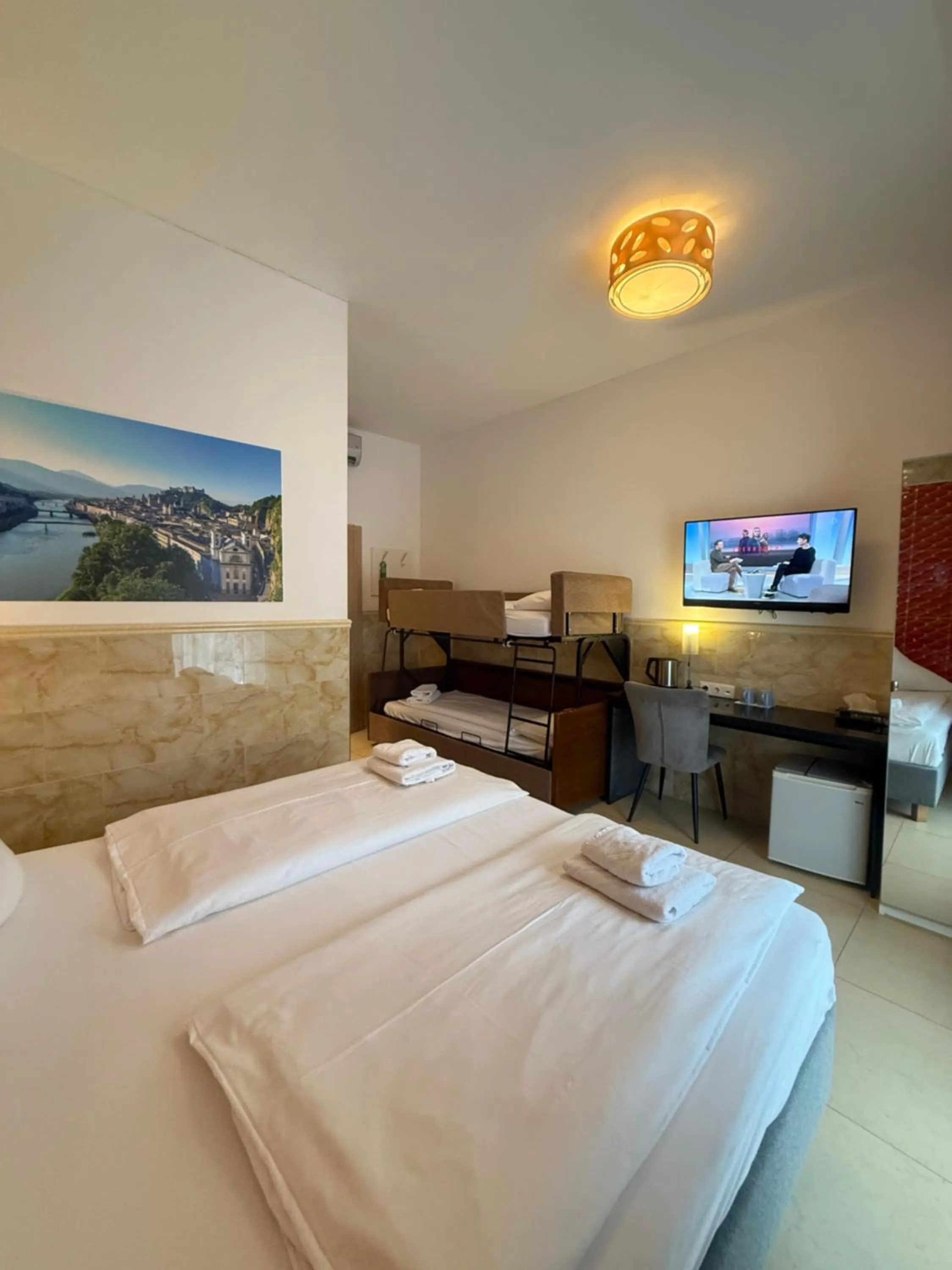 Photo of the whole room, Bed in Hotel Vogelweiderhof