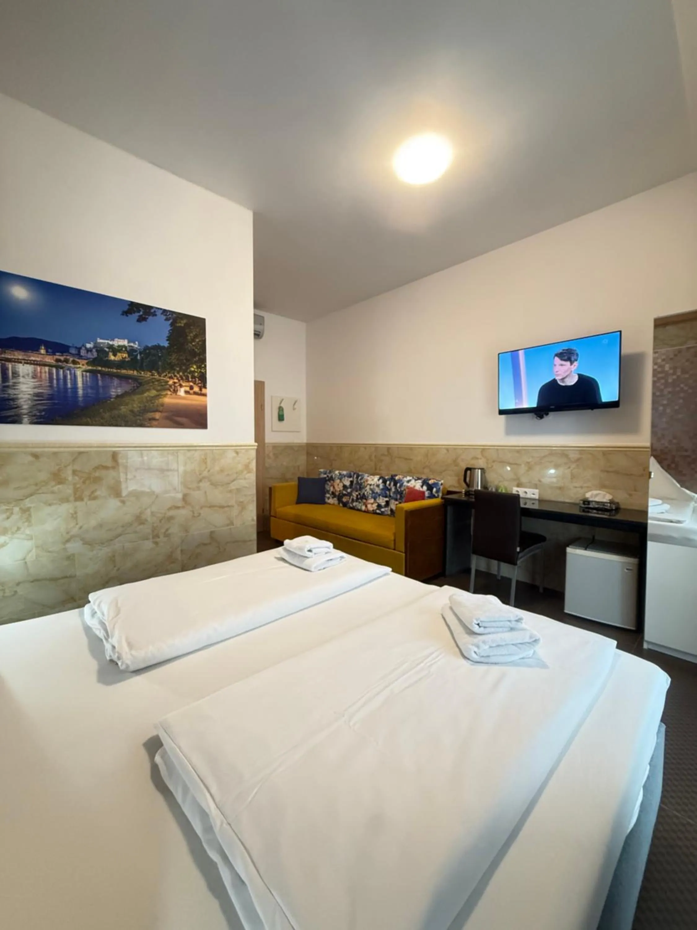 Photo of the whole room, Bed in Hotel Vogelweiderhof