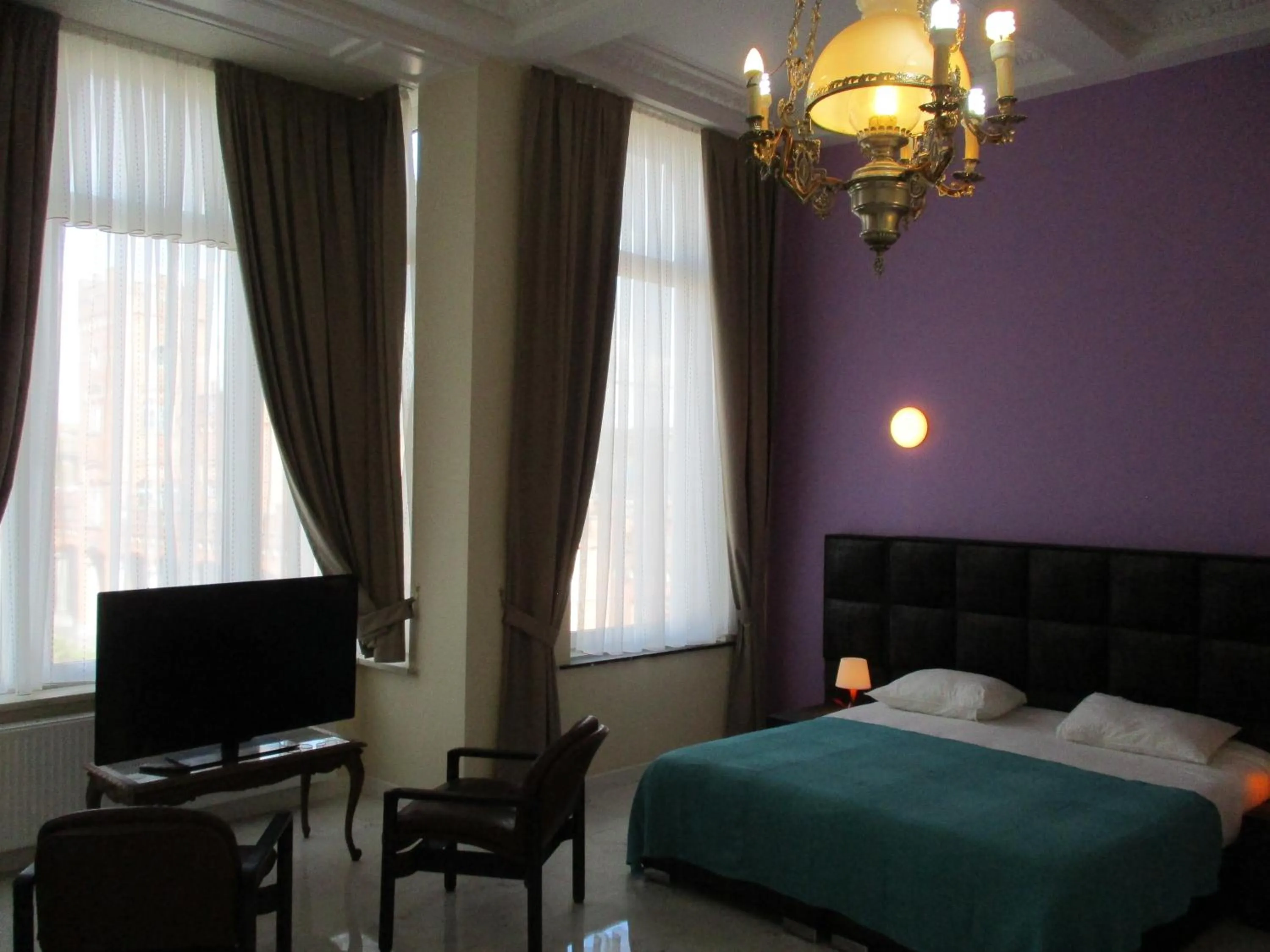 Bed in Hotel de la Gare Aalst