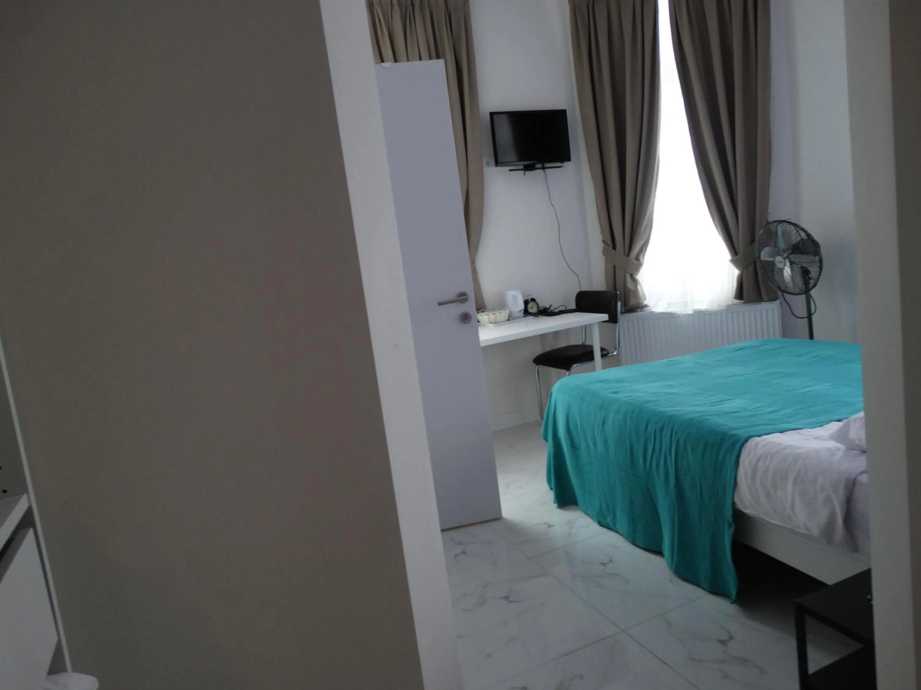 Bed in Hotel de la Gare Aalst