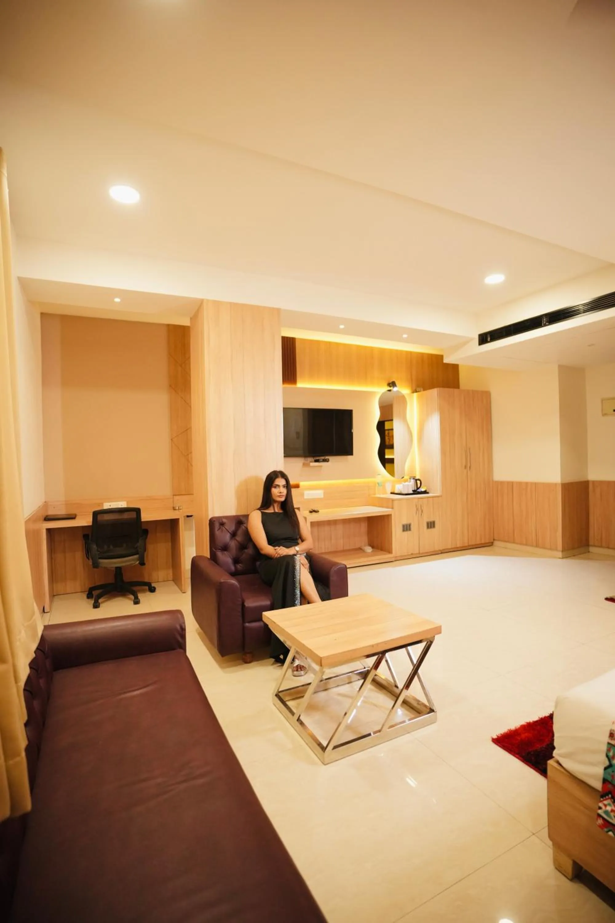 TV and multimedia in Hotel Pradeep Star Inn