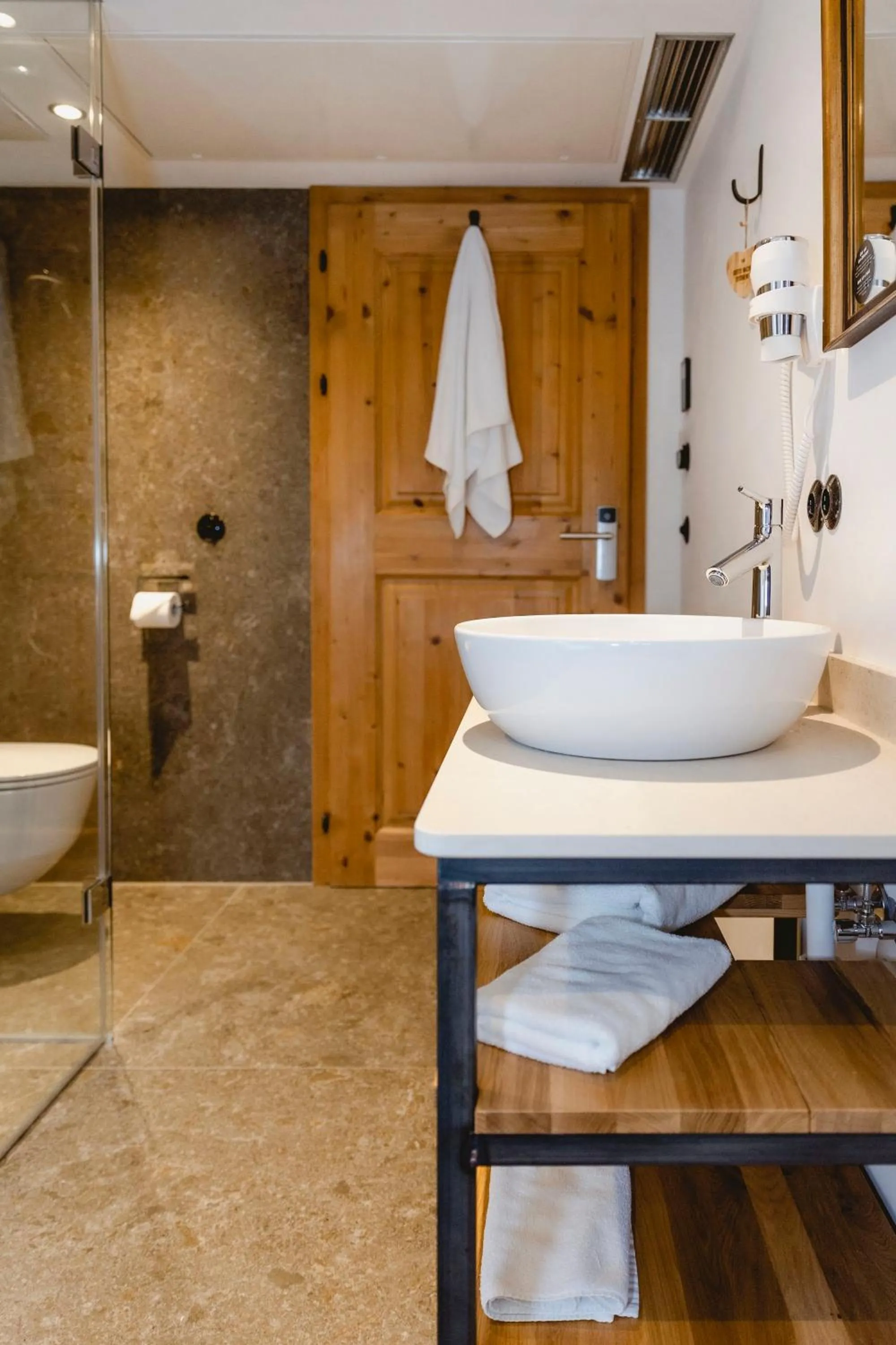 Shower in Seehotel Berau