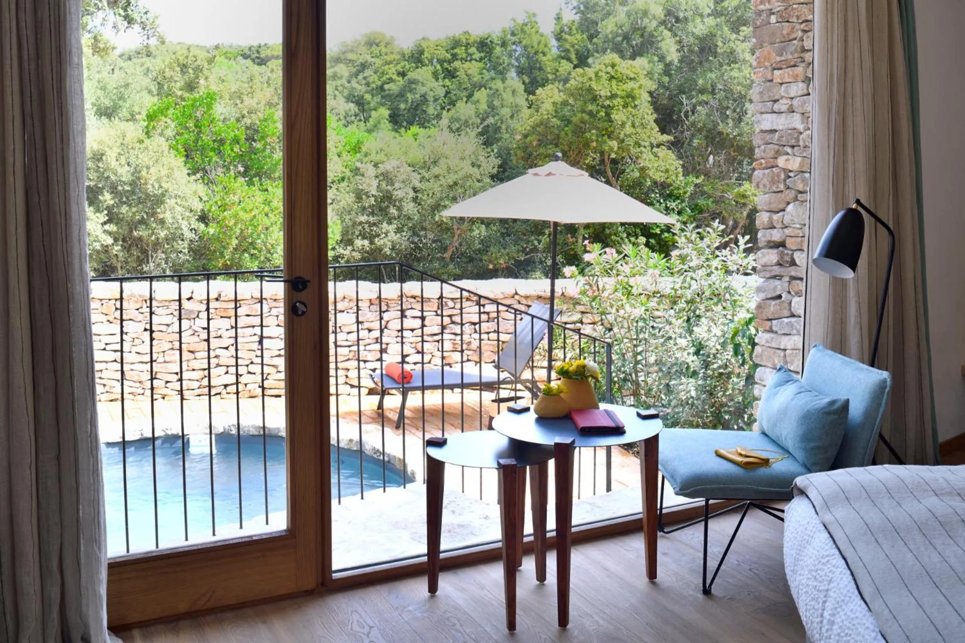 Pool view in A SPERANZA Suites avec piscine privative chauffée