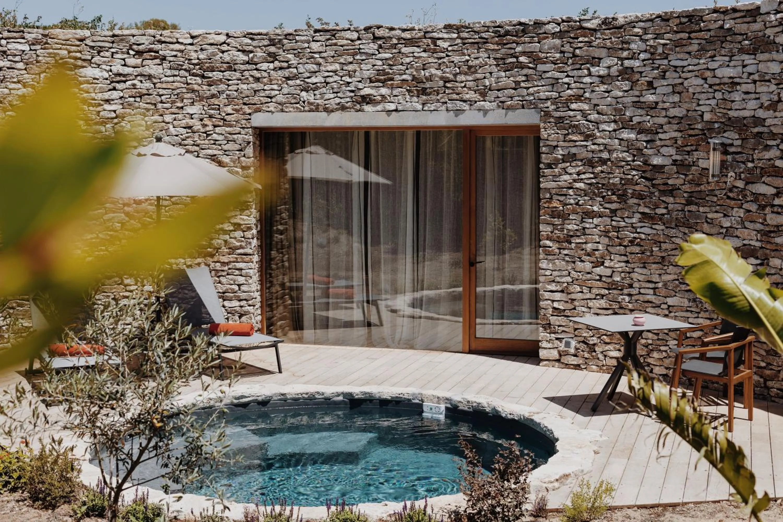 Swimming pool in A SPERANZA Suites avec piscine privative chauffée