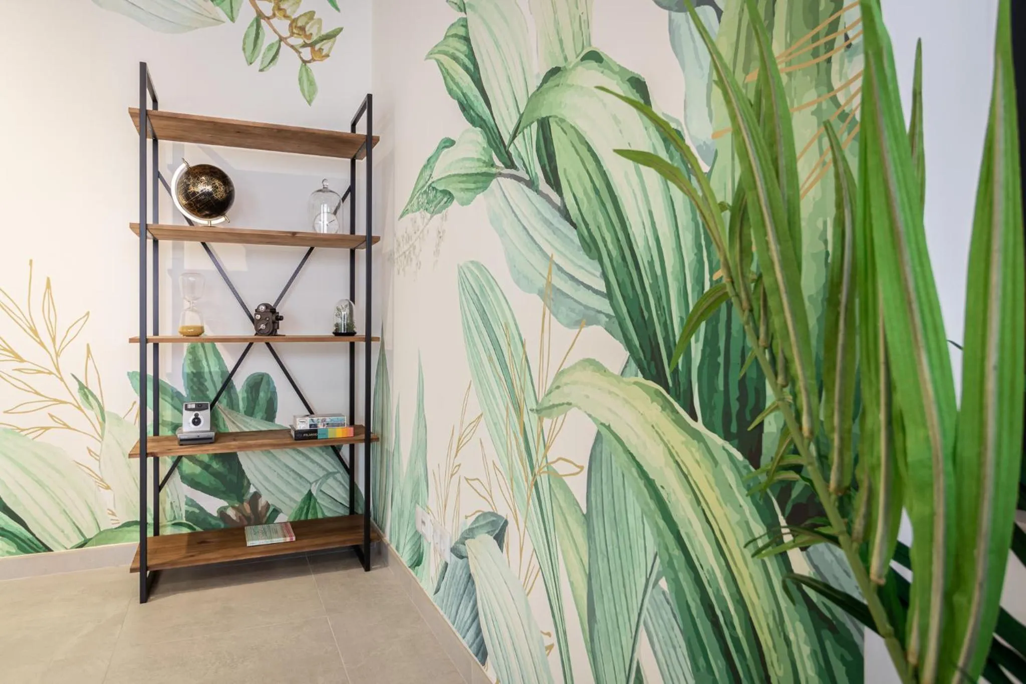 Lobby or reception in Roots Hotel