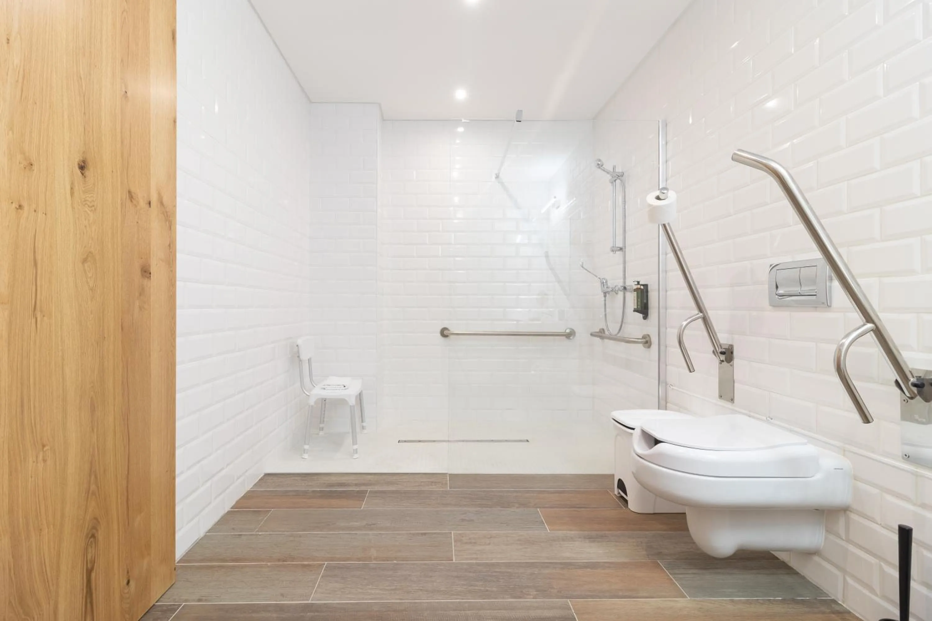 Bathroom in Roots Hotel