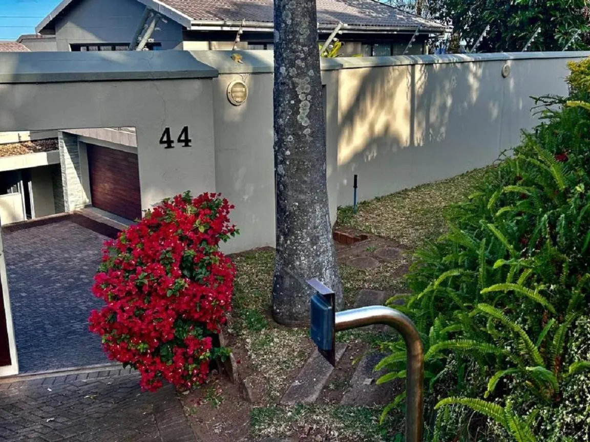 Facade/entrance in Waves of Mercy