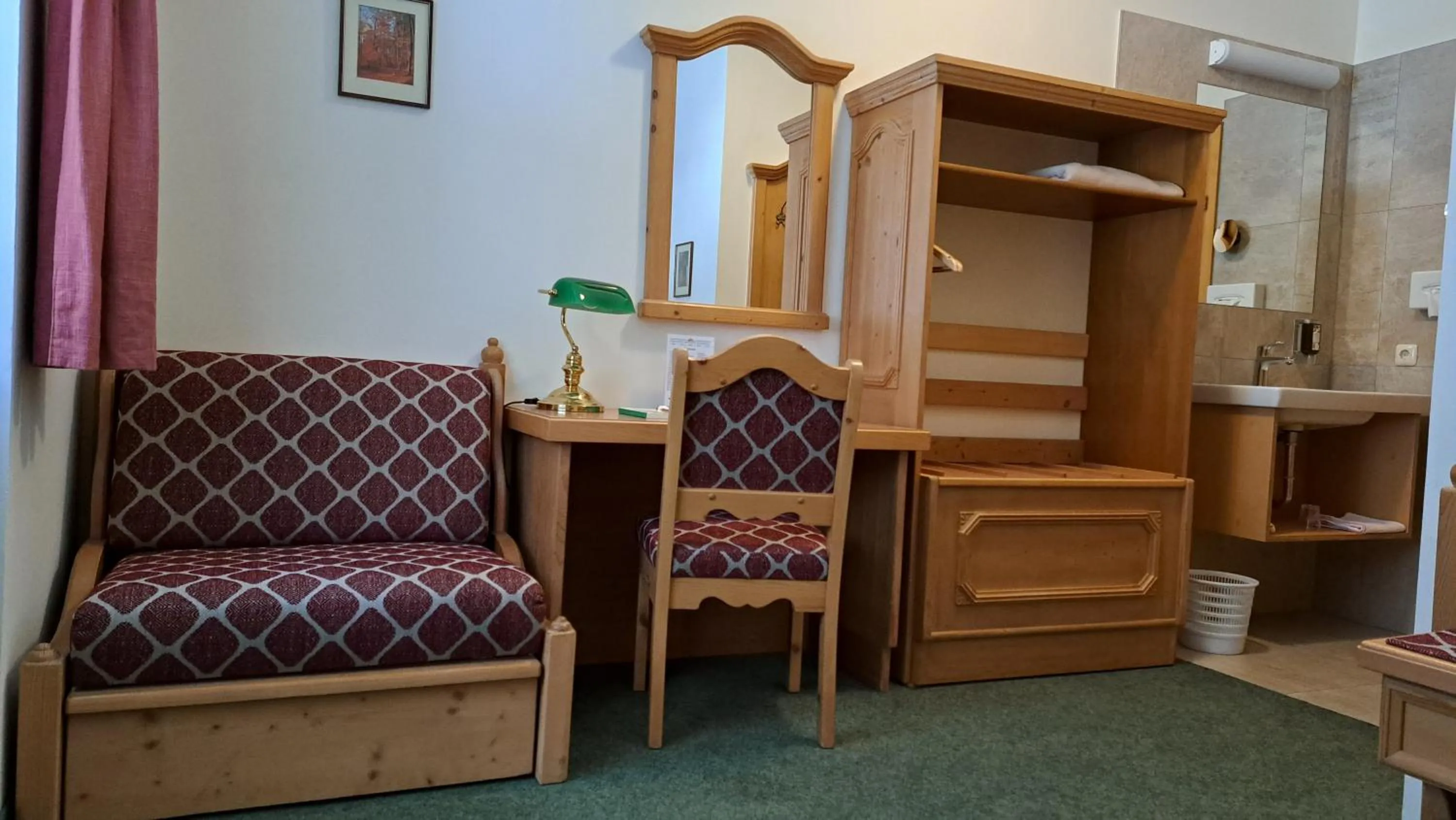 Bedroom in Familiengasthof Maier