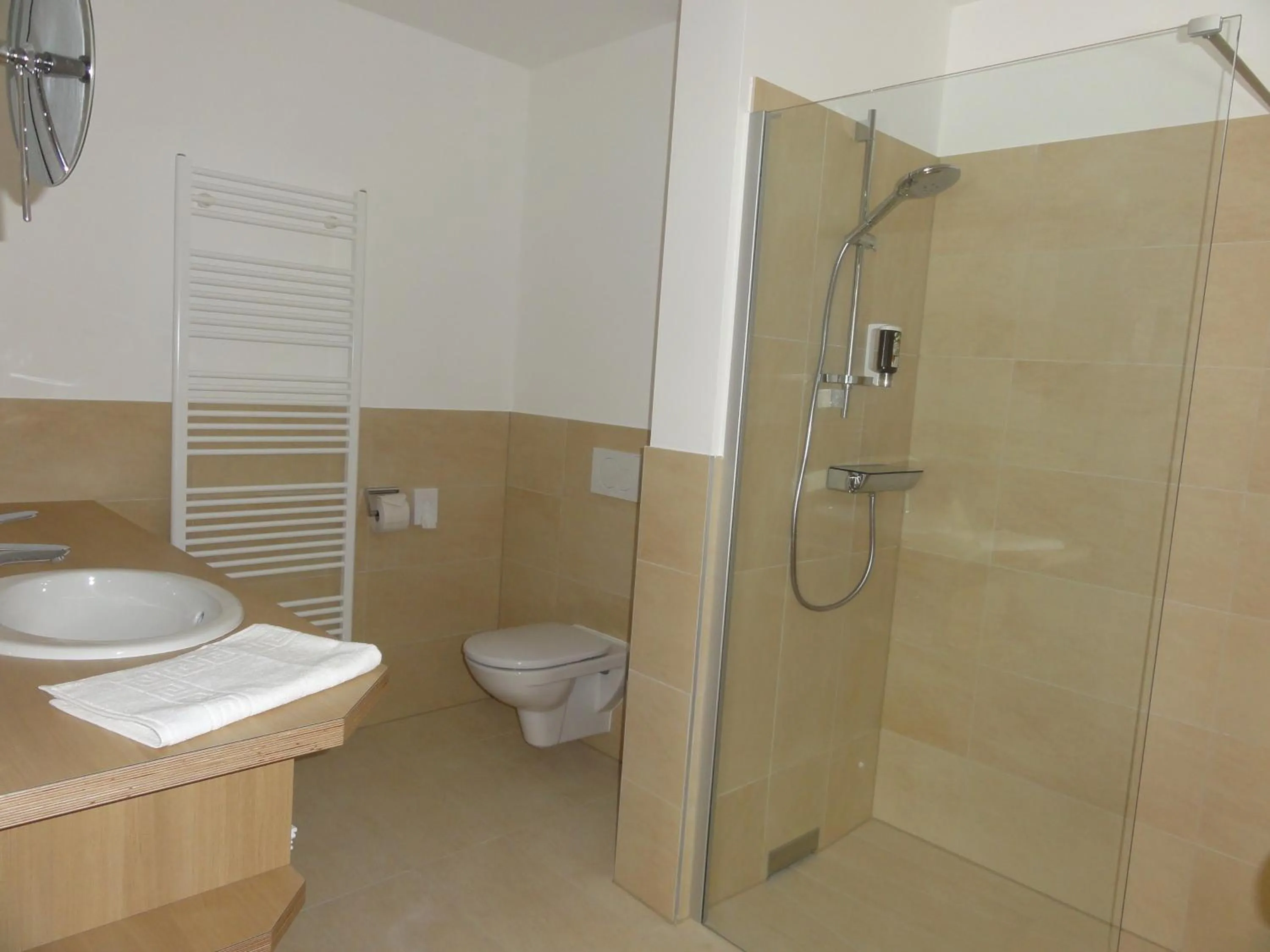 Bathroom in Familiengasthof Maier