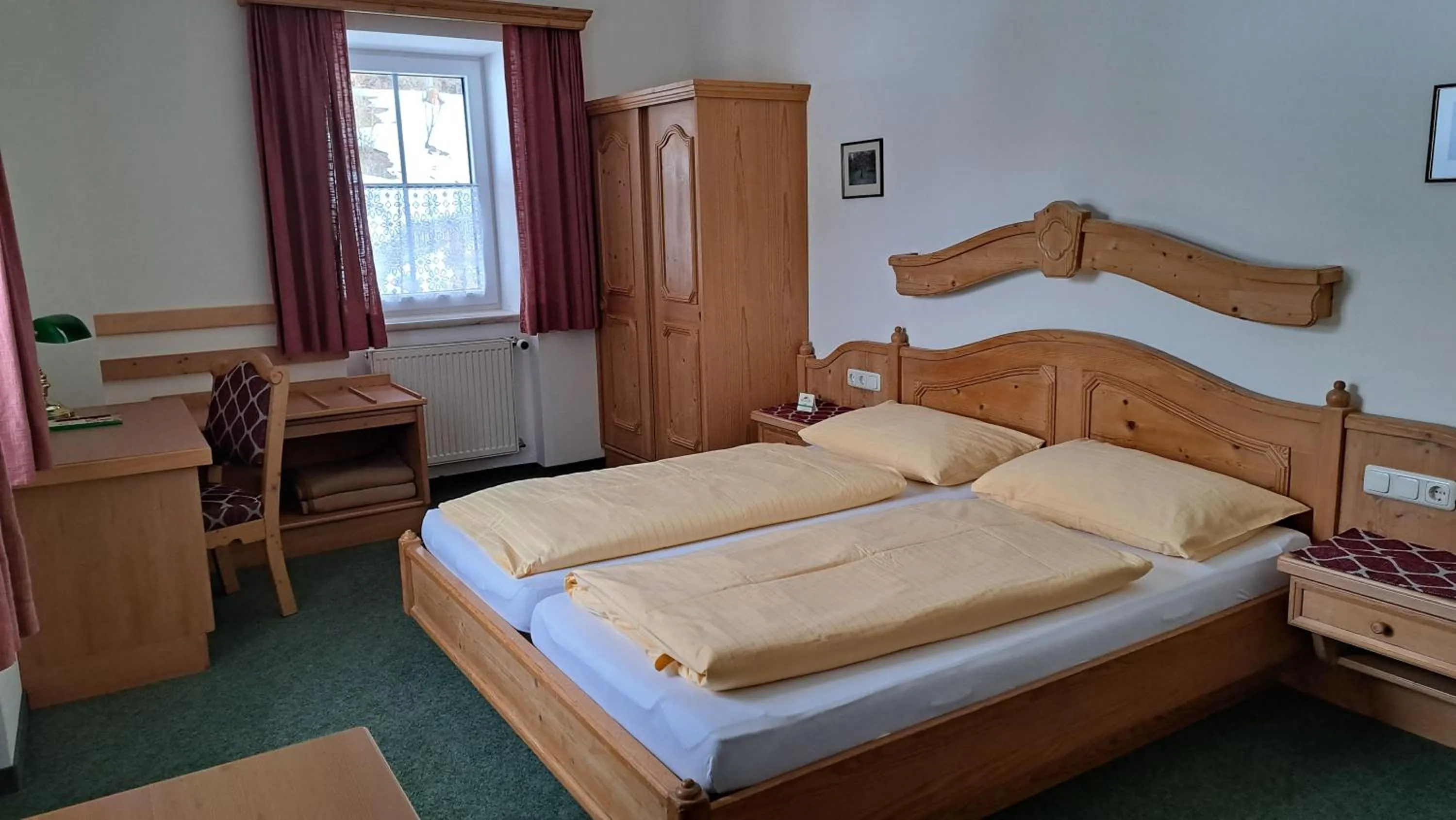 Photo of the whole room, Bed in Familiengasthof Maier