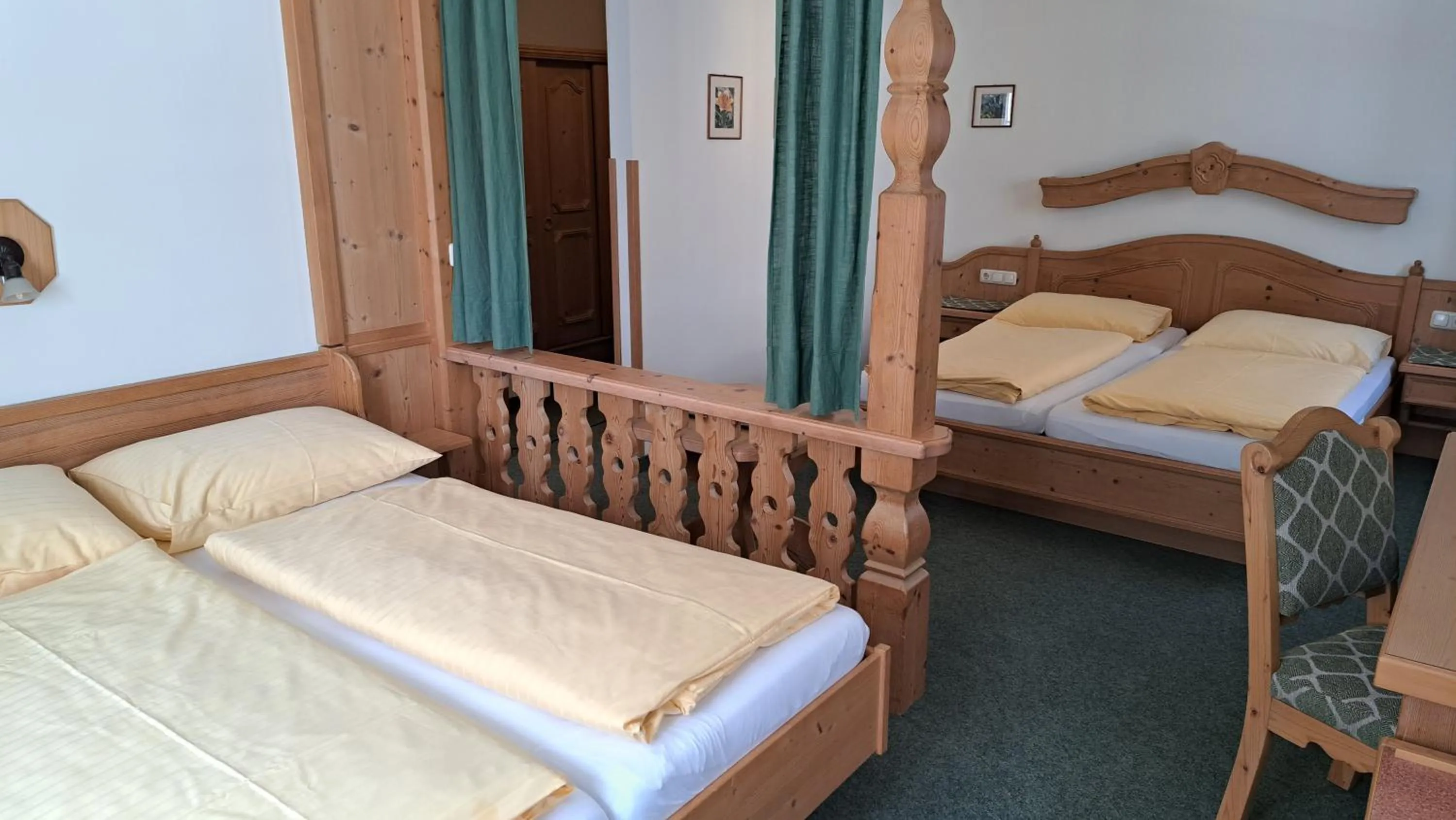 Photo of the whole room, Bed in Familiengasthof Maier