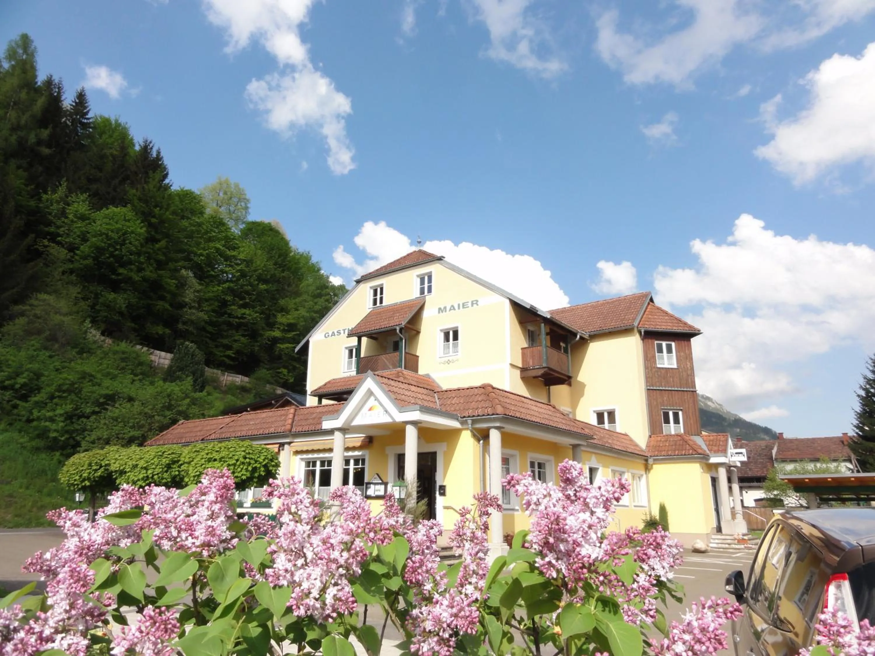 Property building in Familiengasthof Maier