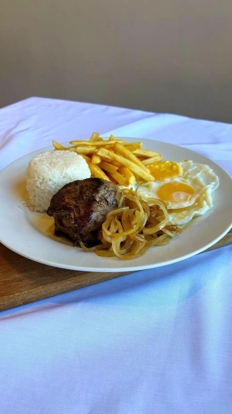 room service in Altadomo Hotel