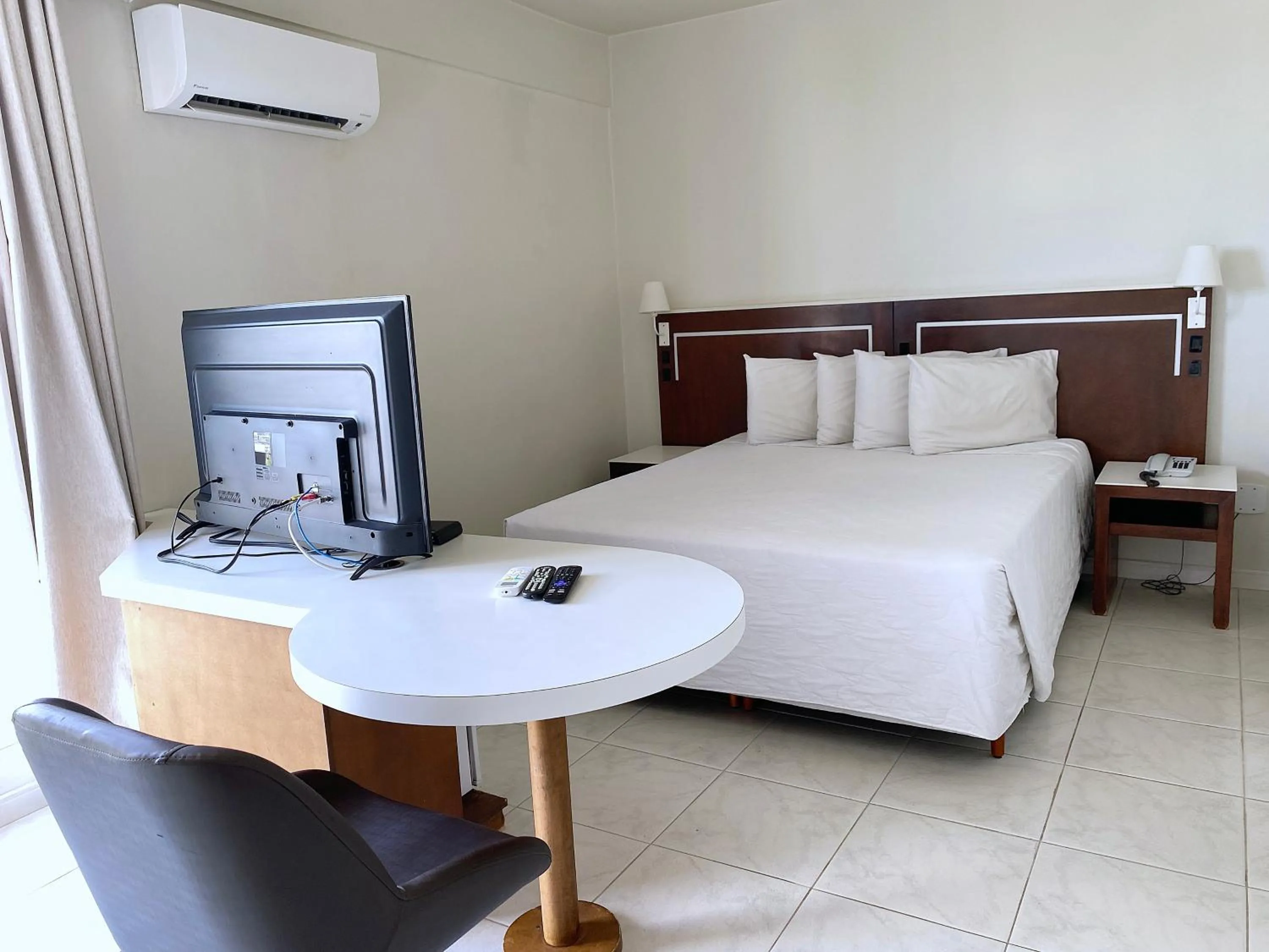 Bedroom, Bed in Altadomo Hotel