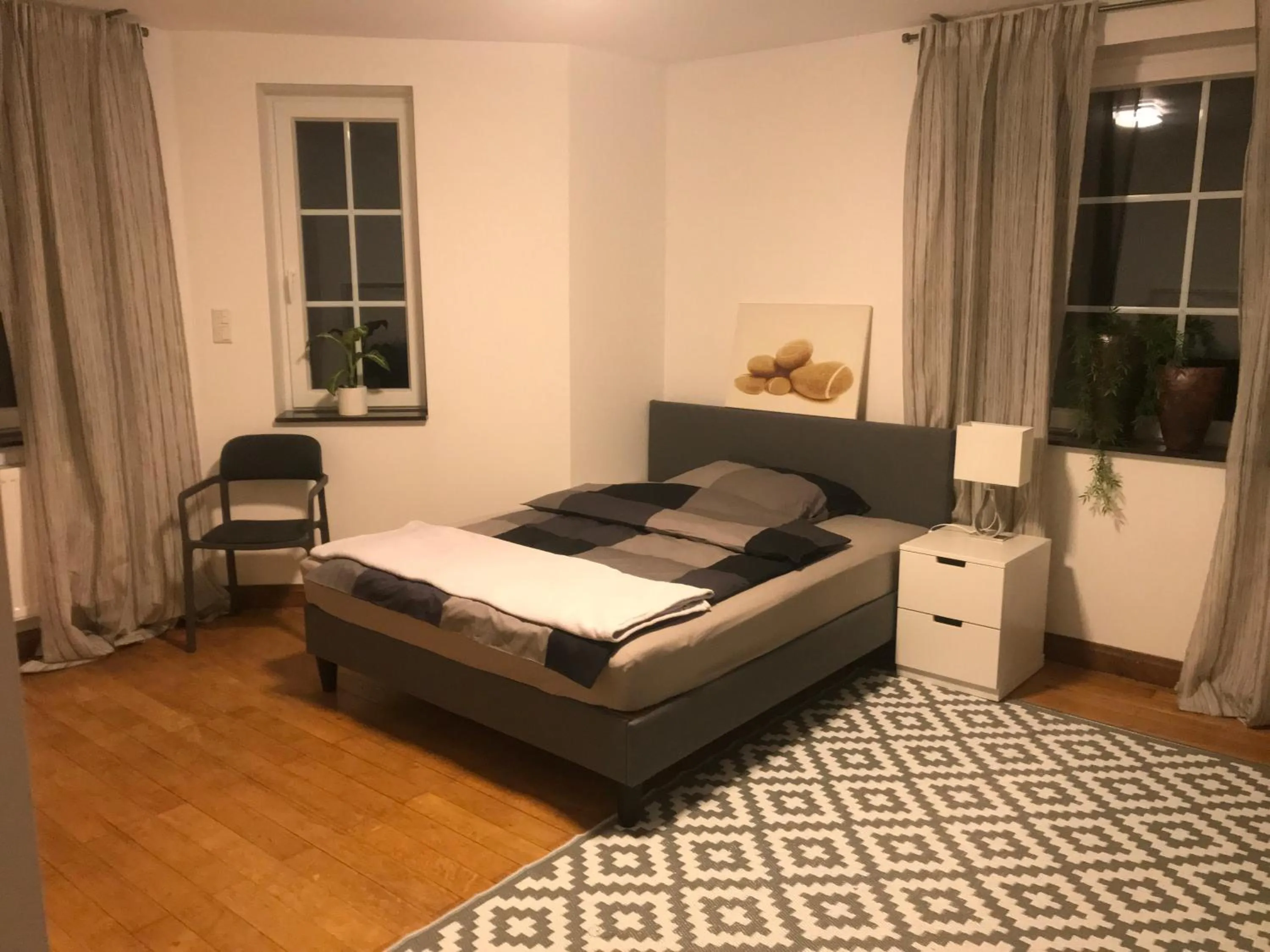 Bed in Haus im Grünen