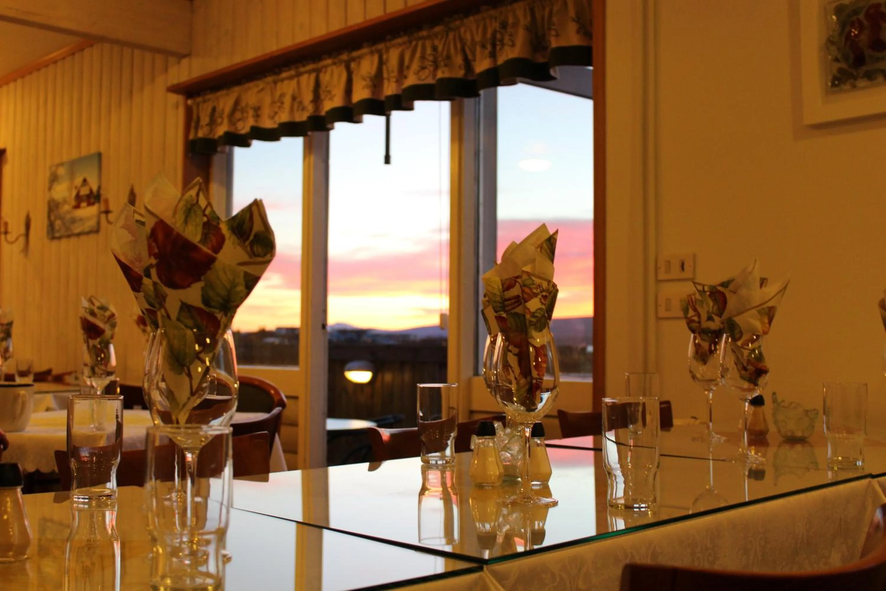 Restaurant/places to eat in Hótel Eyvindará