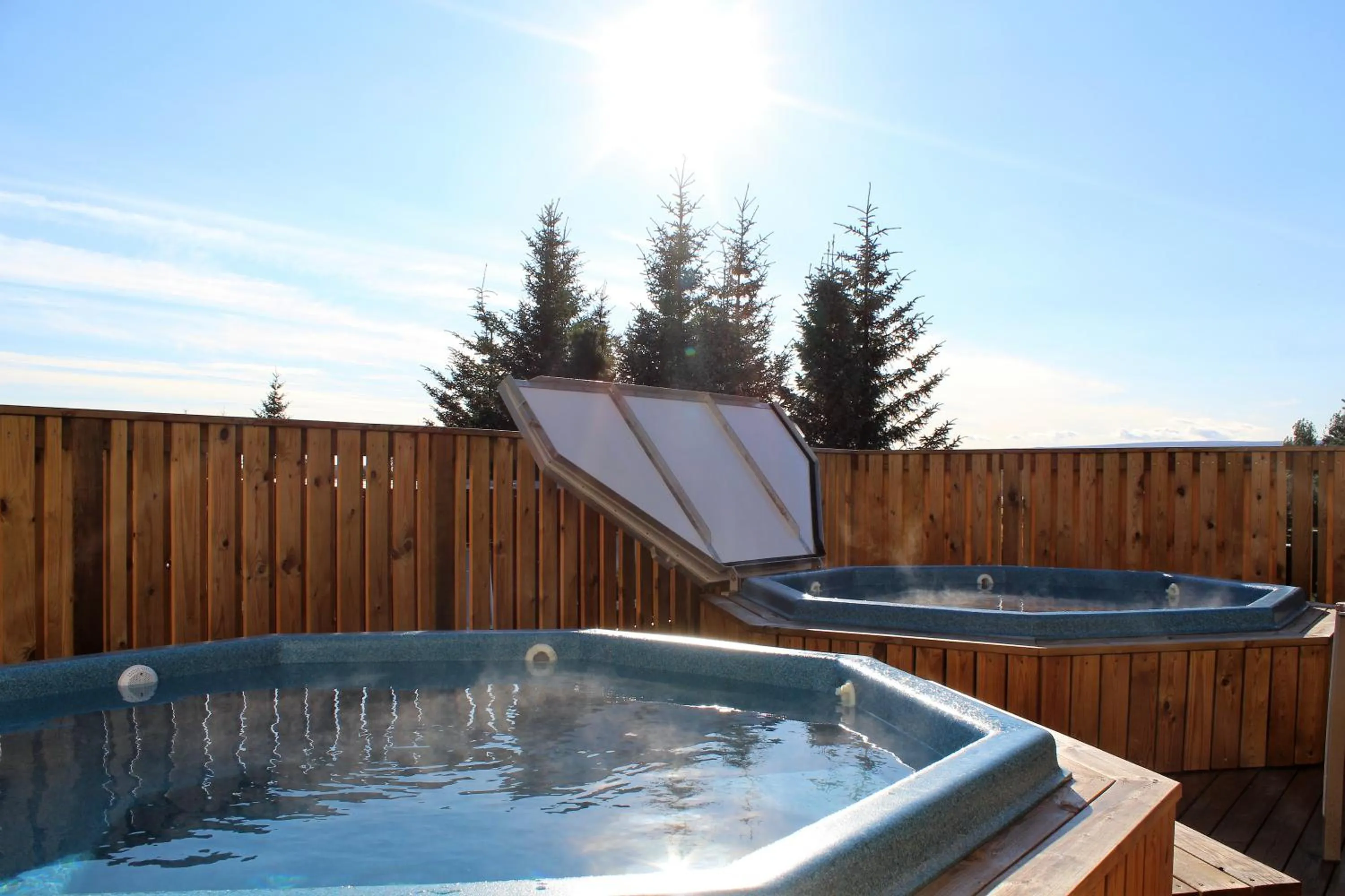 Swimming pool in Hótel Eyvindará