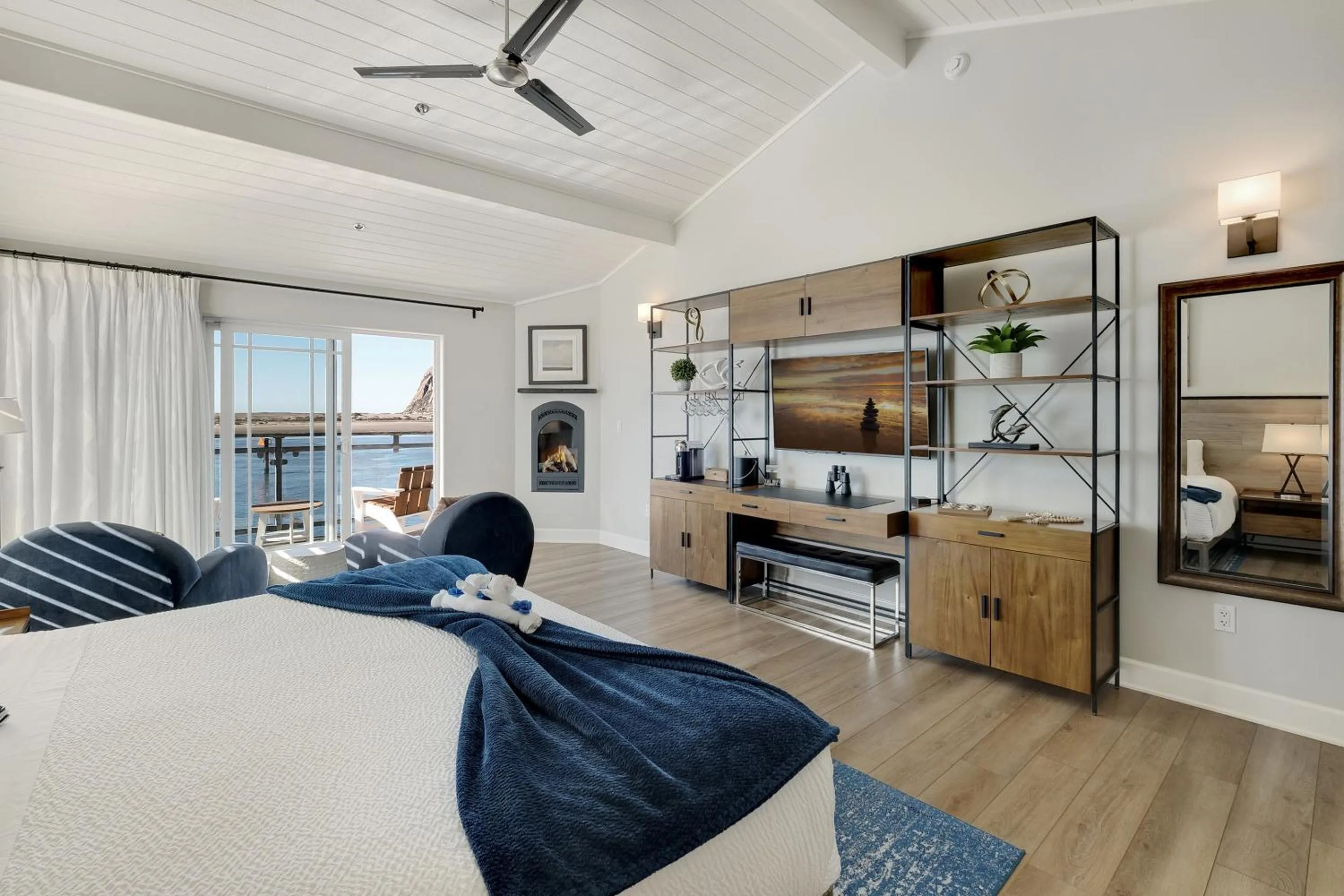 Bedroom, Bed in Anderson Inn