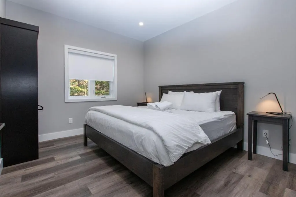 Bed in 107 Birchview Trail