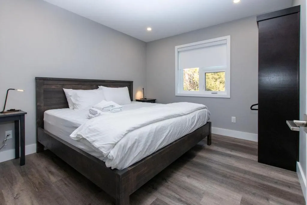 Bed in 107 Birchview Trail
