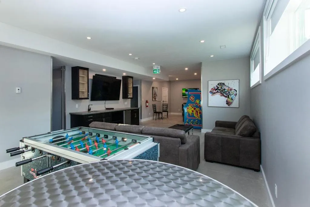 Communal lounge/ TV room in 107 Birchview Trail