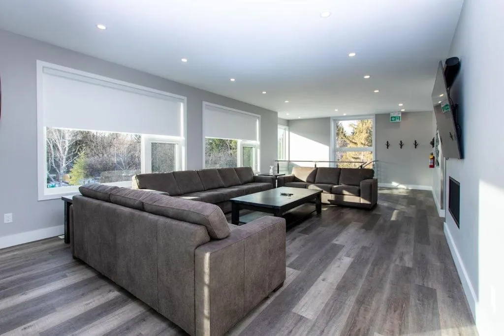 Communal lounge/ TV room in 107 Birchview Trail