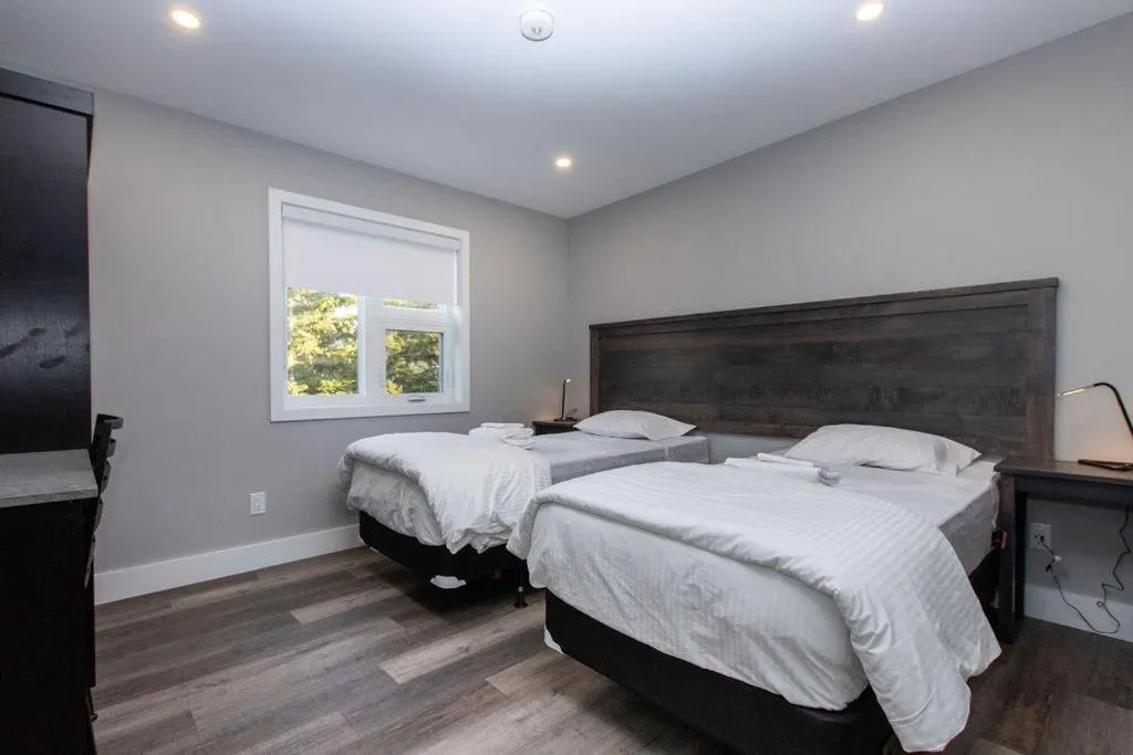 Bed in 107 Birchview Trail