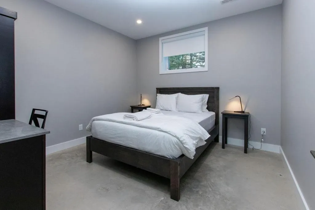 Bed in 107 Birchview Trail