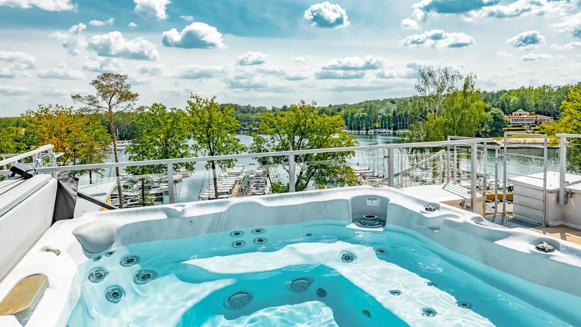 Day in Apartamenty Stranda Residence nad jeziorem Mazury Holiday
