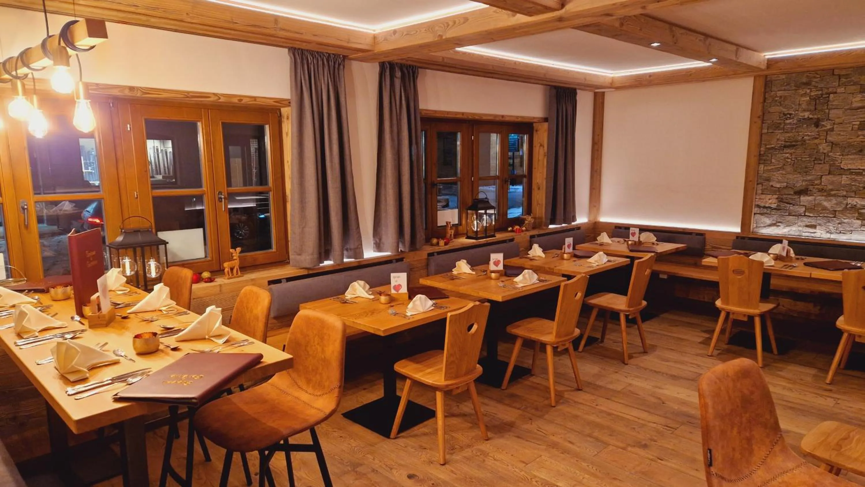 Restaurant/places to eat in Sporthotel Dachstein West