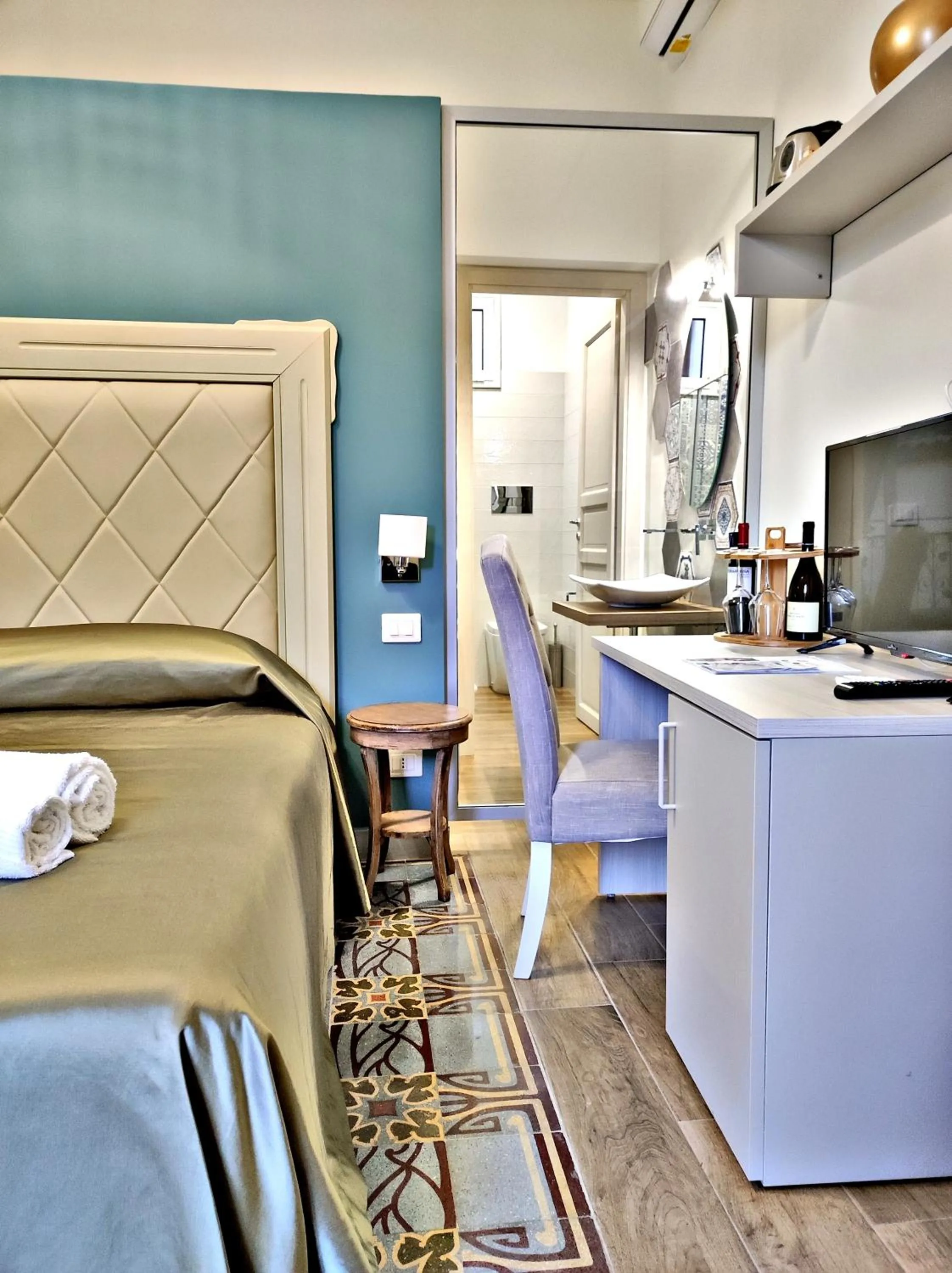 Bathroom in Kèramos Luxury Rooms