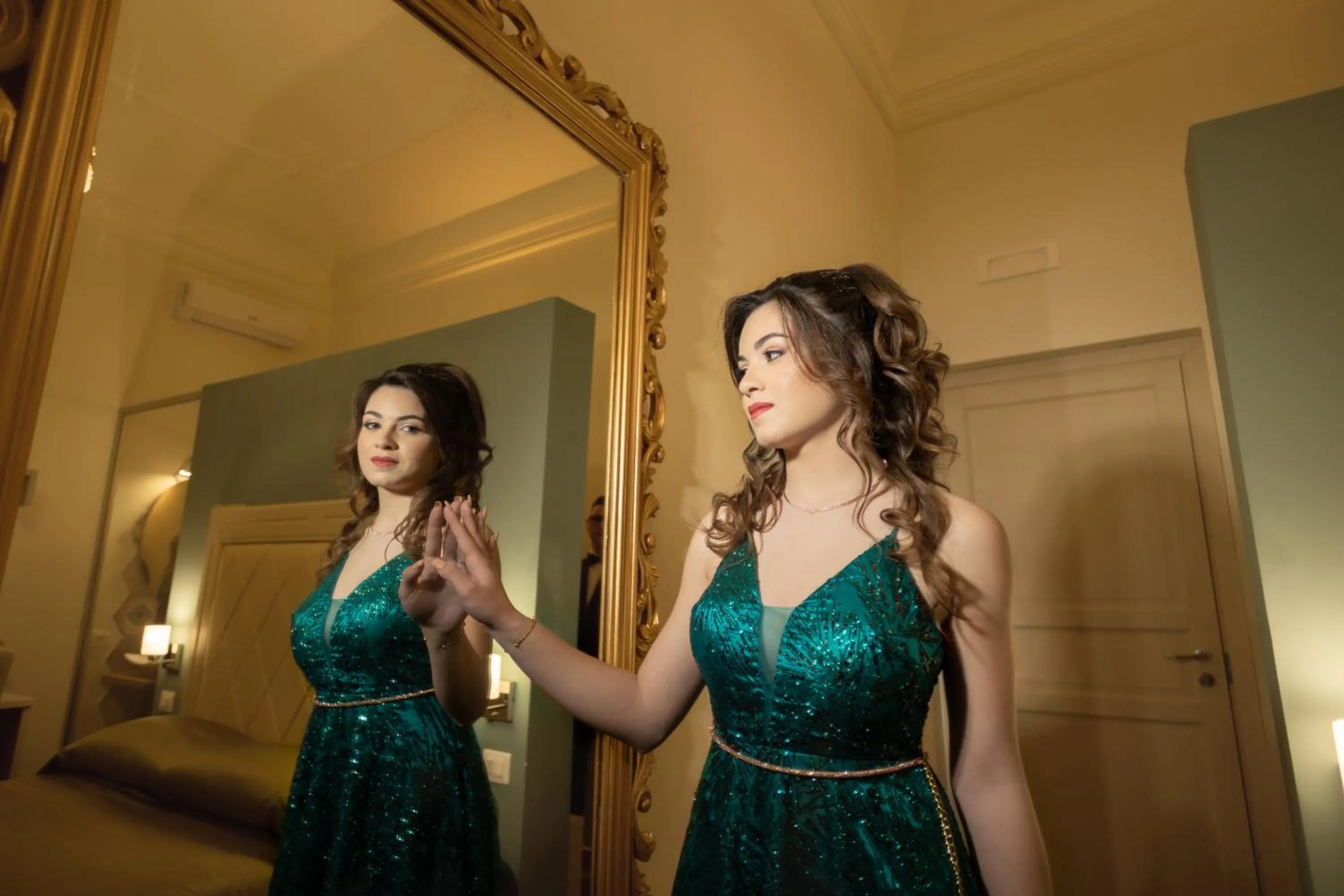 People in Kèramos Luxury Rooms