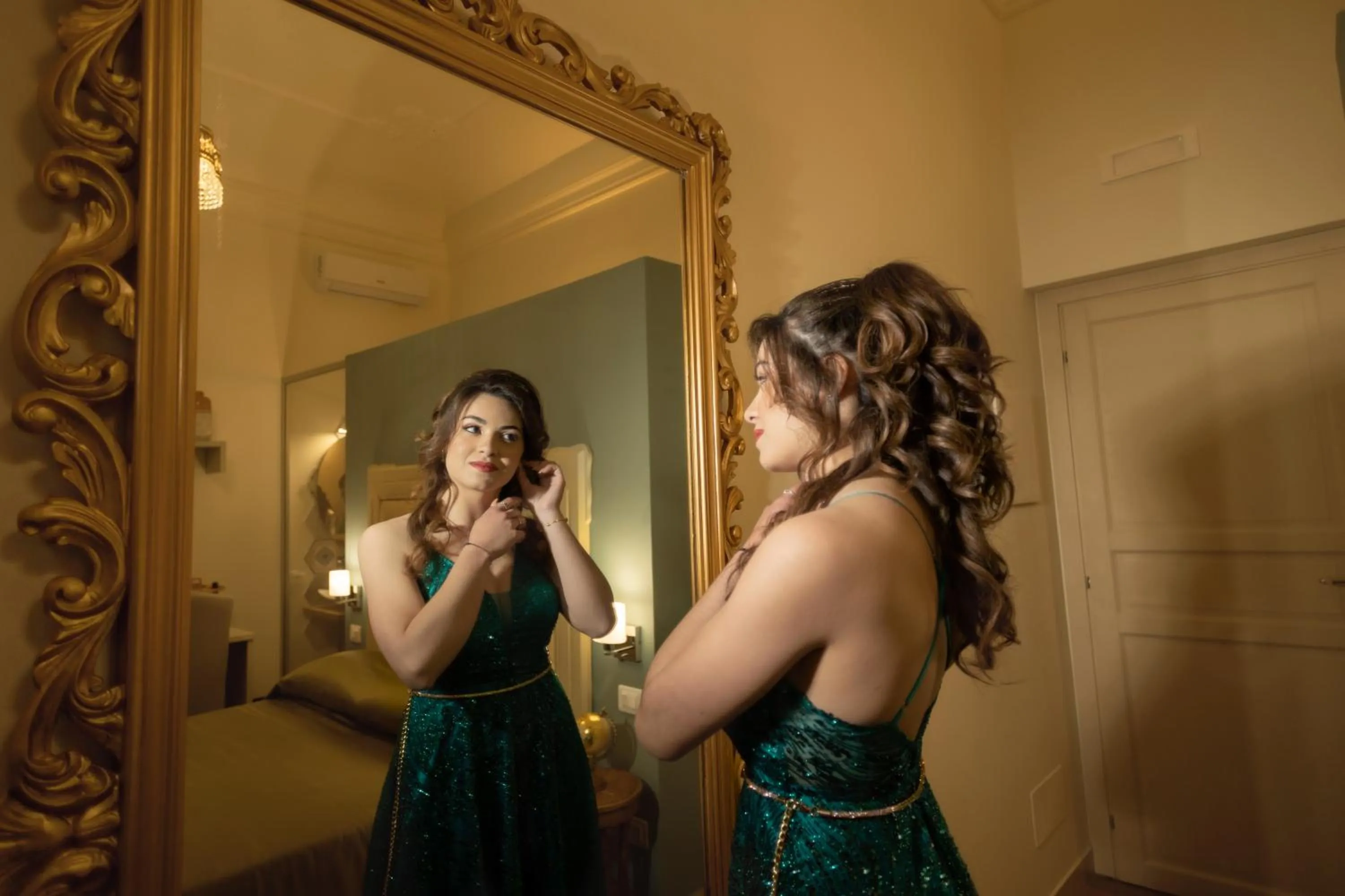 People in Kèramos Luxury Rooms